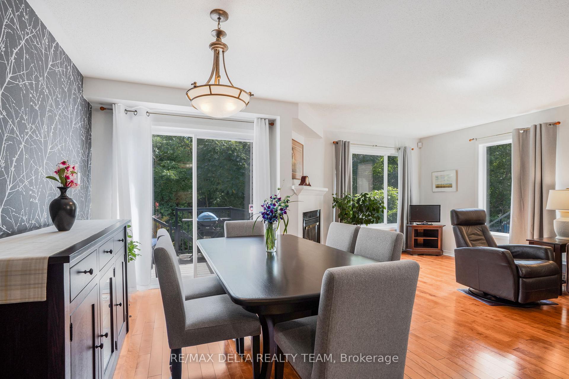 Photo 11 of 6320 Sablewood Place, Ottawa, Chapel Hill — HOMEH
