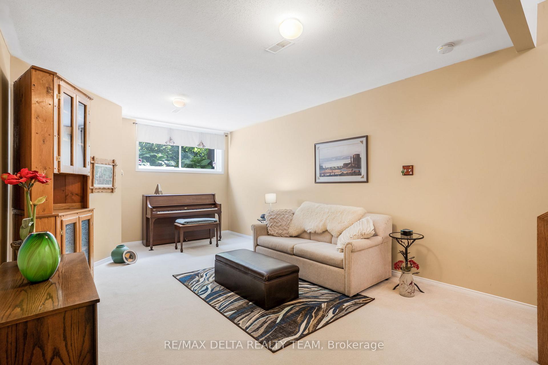 Photo 24 of 6320 Sablewood Place, Ottawa, Chapel Hill — HOMEH