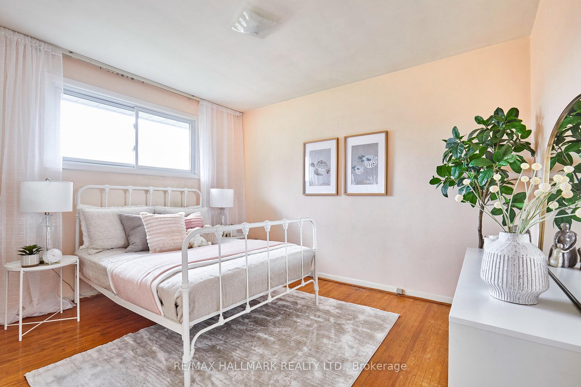 Photo 9 of 170 Orchard View Boulevard, Oshawa, Centennial — HOMEH