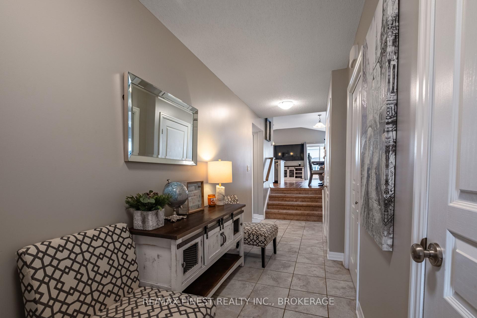 Photo 4 of 1203 Carfa Crescent, Kingston, City Northwest — HOMEH
