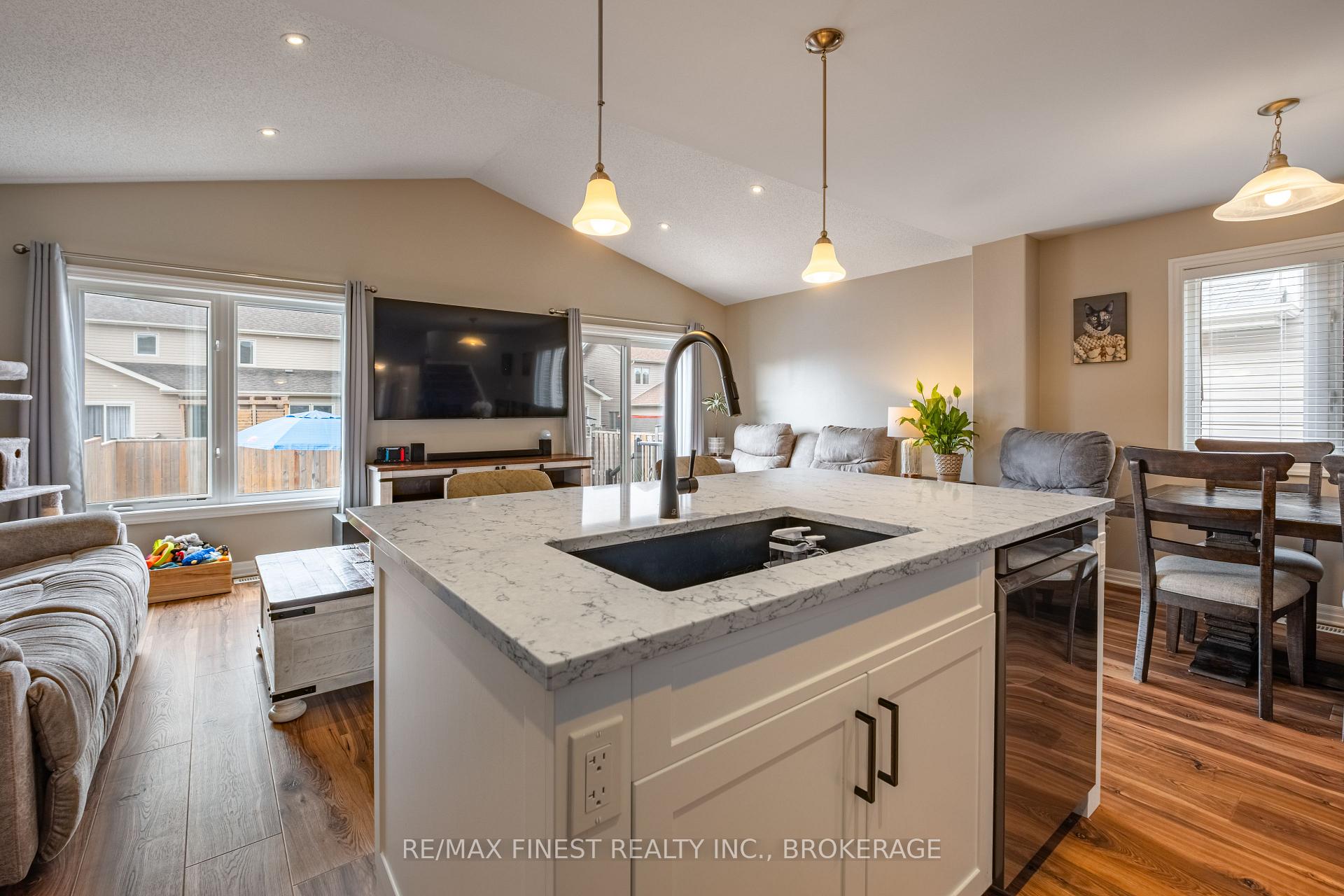 Photo 11 of 1203 Carfa Crescent, Kingston, City Northwest — HOMEH