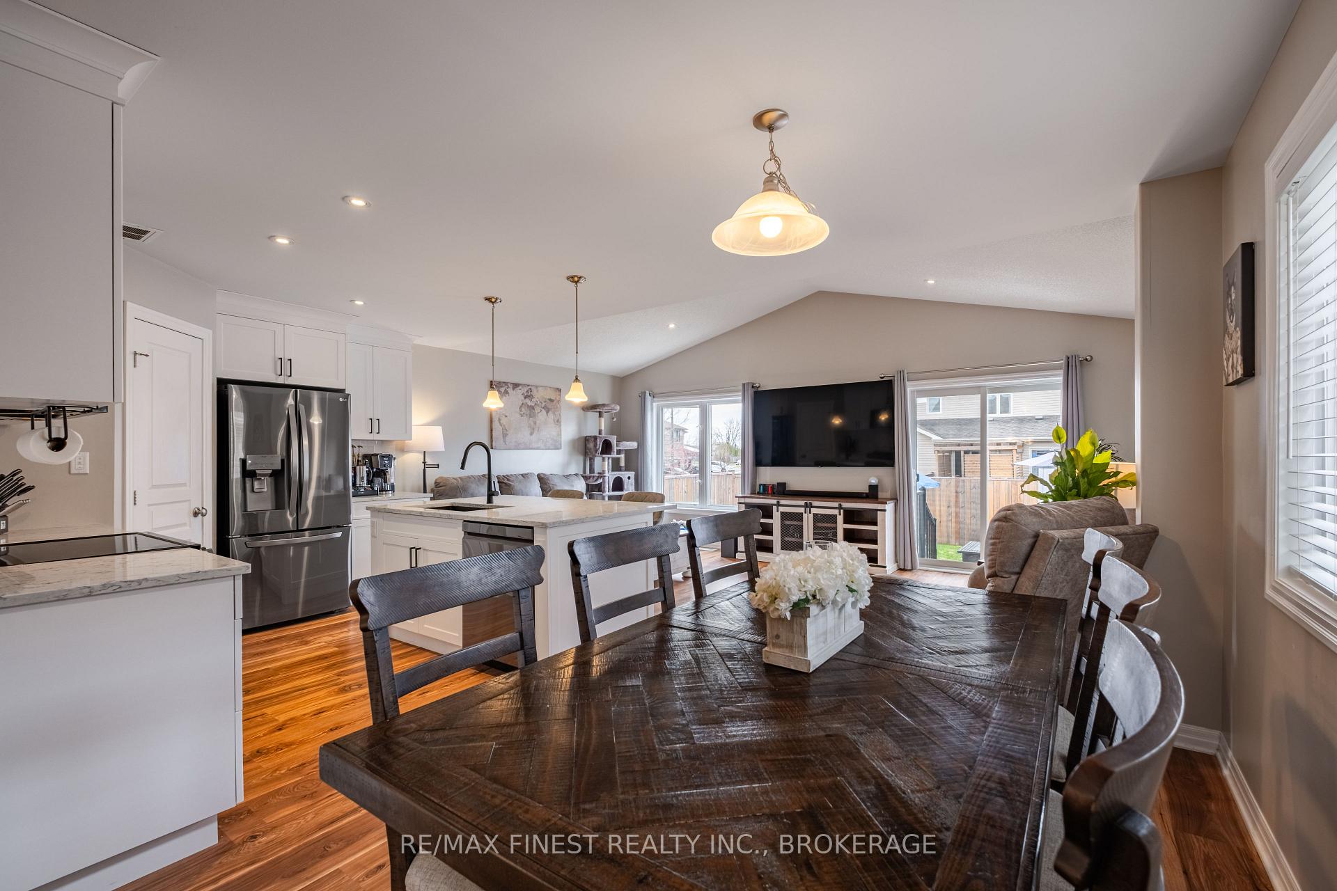 Photo 14 of 1203 Carfa Crescent, Kingston, City Northwest — HOMEH
