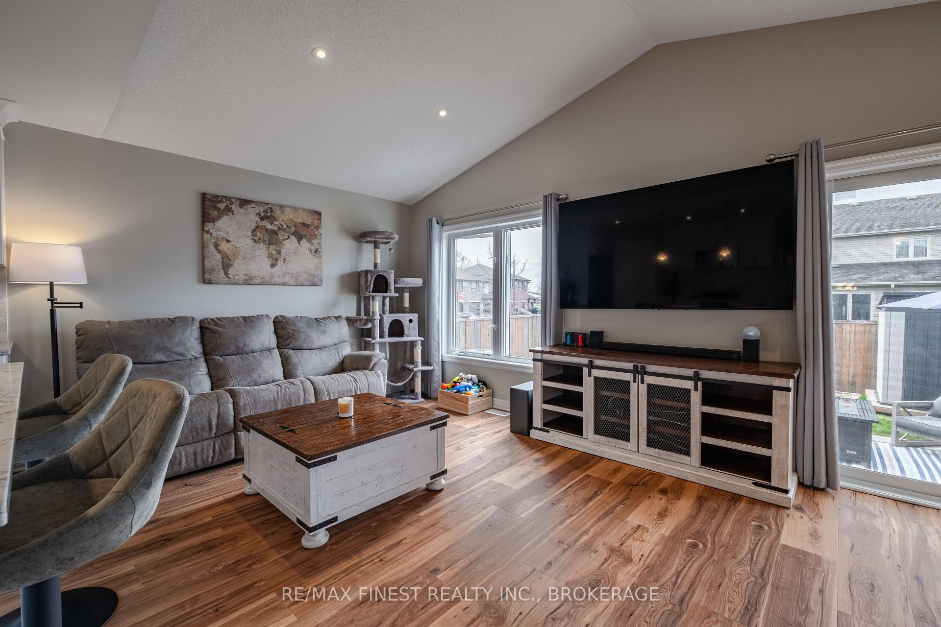 Photo 17 of 1203 Carfa Crescent, Kingston, City Northwest — HOMEH