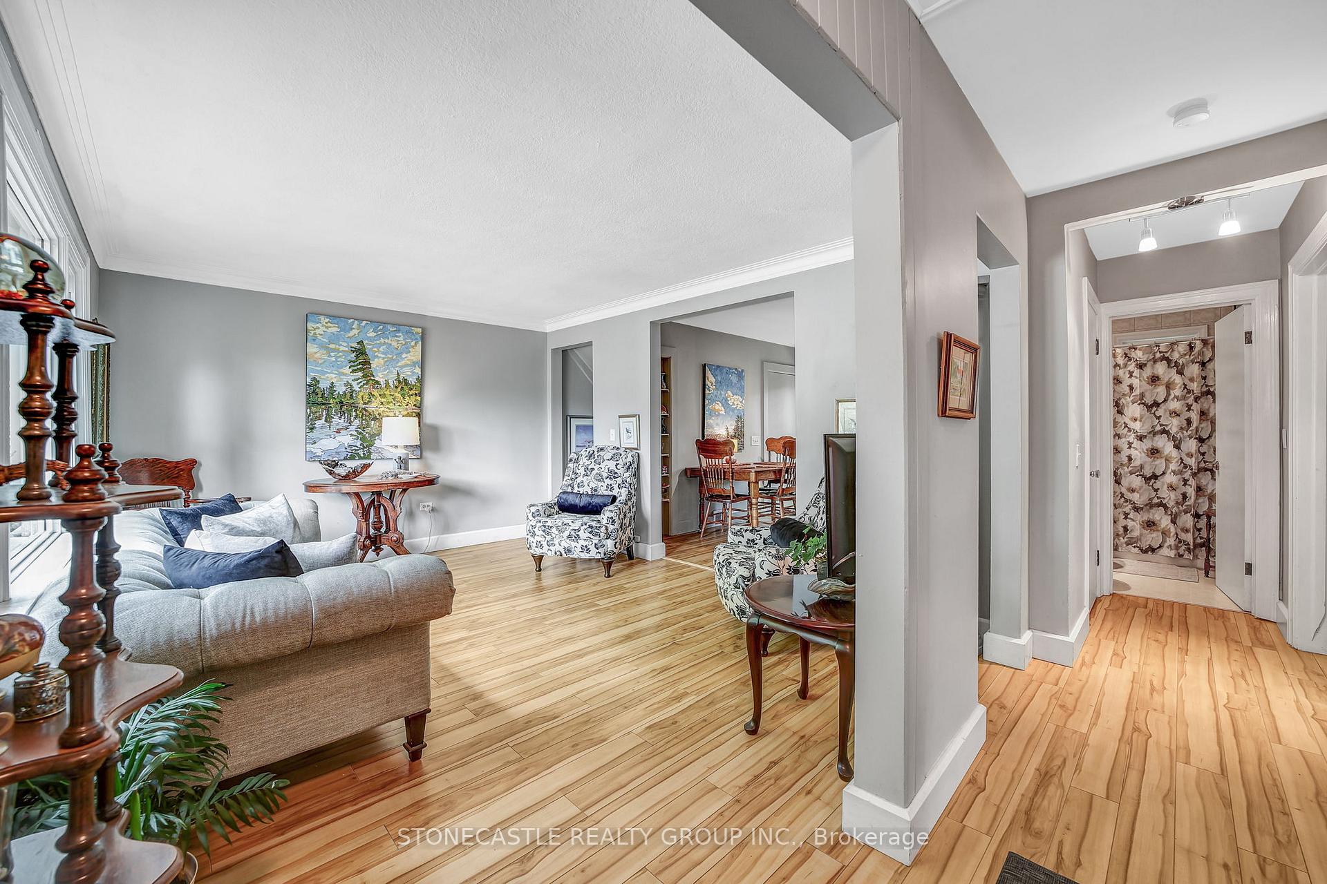 Photo 6 of 126 Brant Street E, Orillia — HOMEH