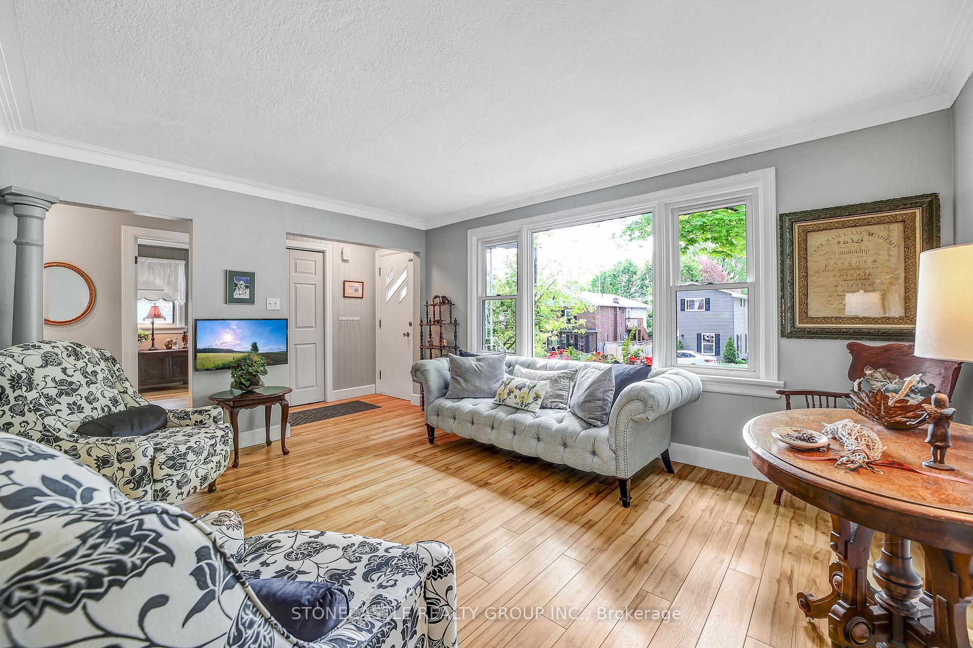 Photo 7 of 126 Brant Street E, Orillia — HOMEH