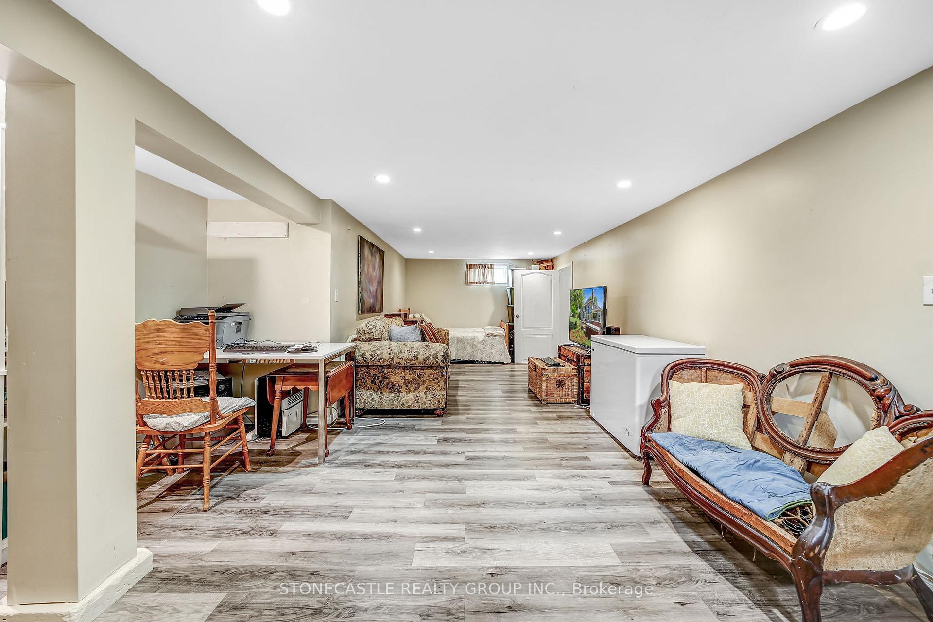 Photo 20 of 126 Brant Street E, Orillia — HOMEH