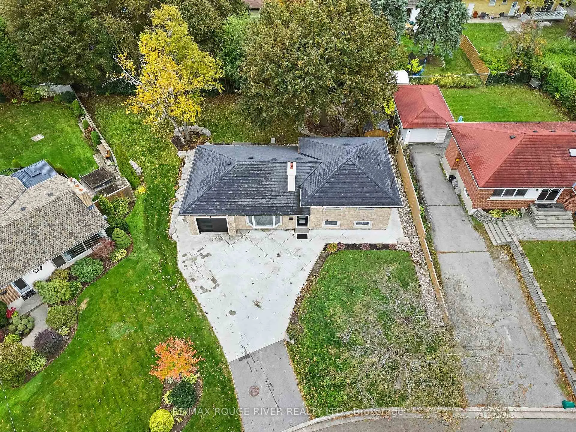 Photo 7 of 369 Glendale Avenue, Oshawa, Northglen — HOMEH