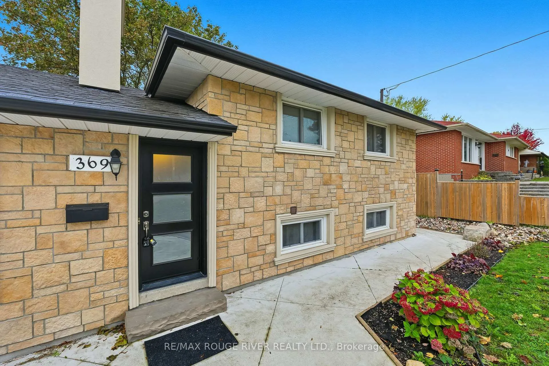 Photo 10 of 369 Glendale Avenue, Oshawa, Northglen — HOMEH