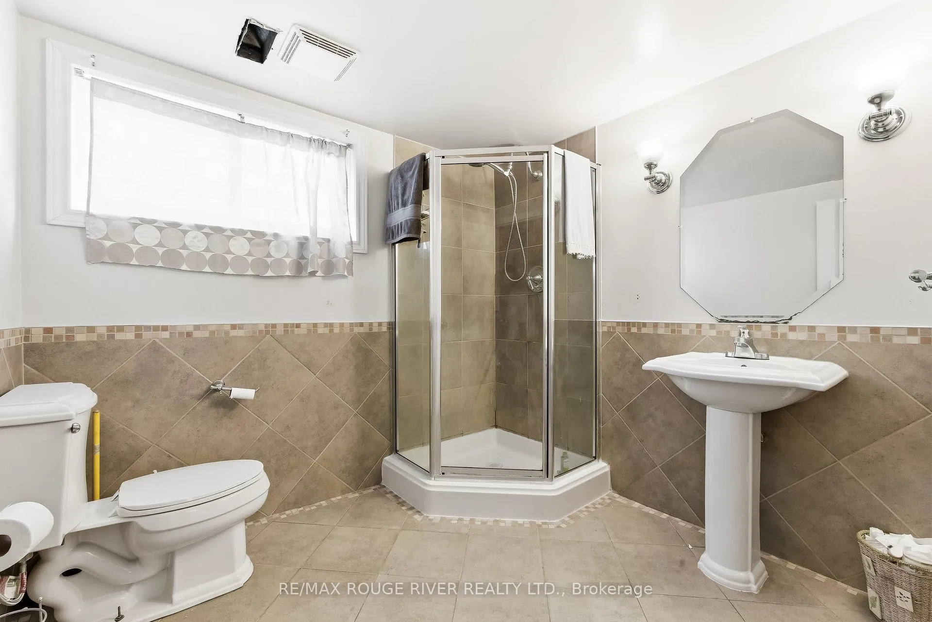Photo 29 of 369 Glendale Avenue, Oshawa, Northglen — HOMEH