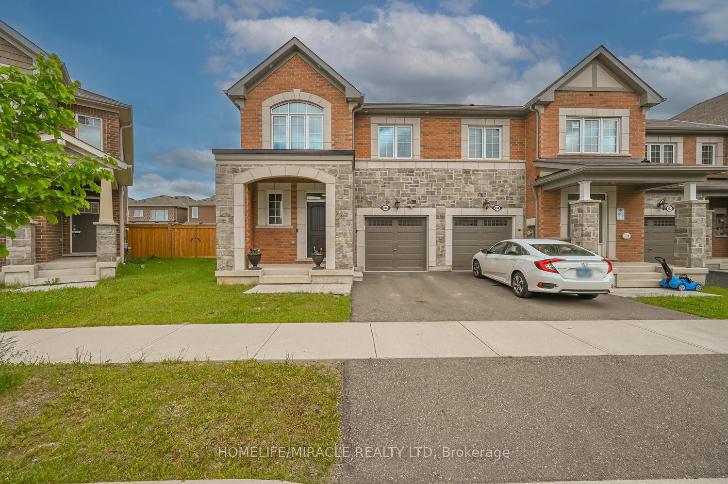 Front of 896 Sumac Crescent