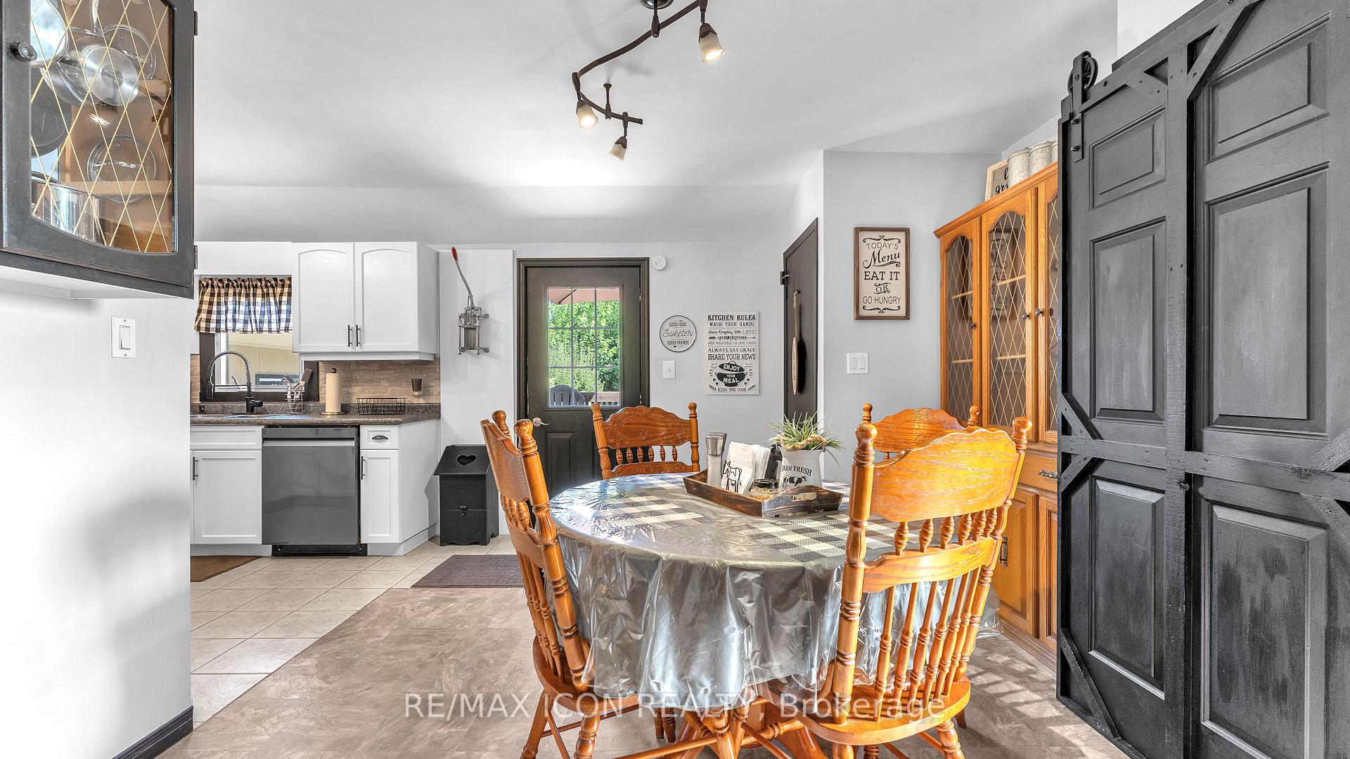 Photo 12 of 258 Anna Street S, North Middlesex, Parkhill — HOMEH