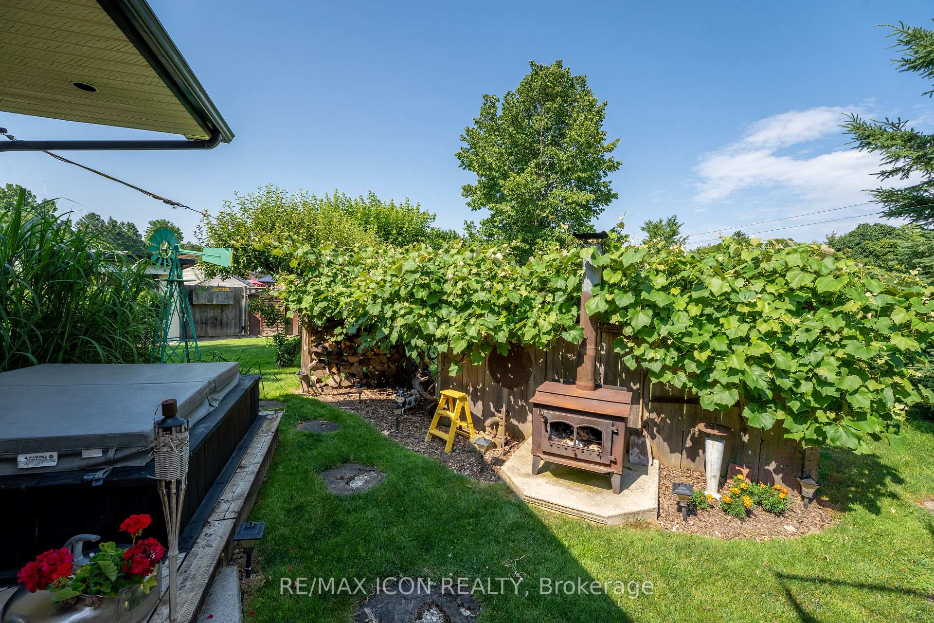 Photo 27 of 258 Anna Street S, North Middlesex, Parkhill — HOMEH