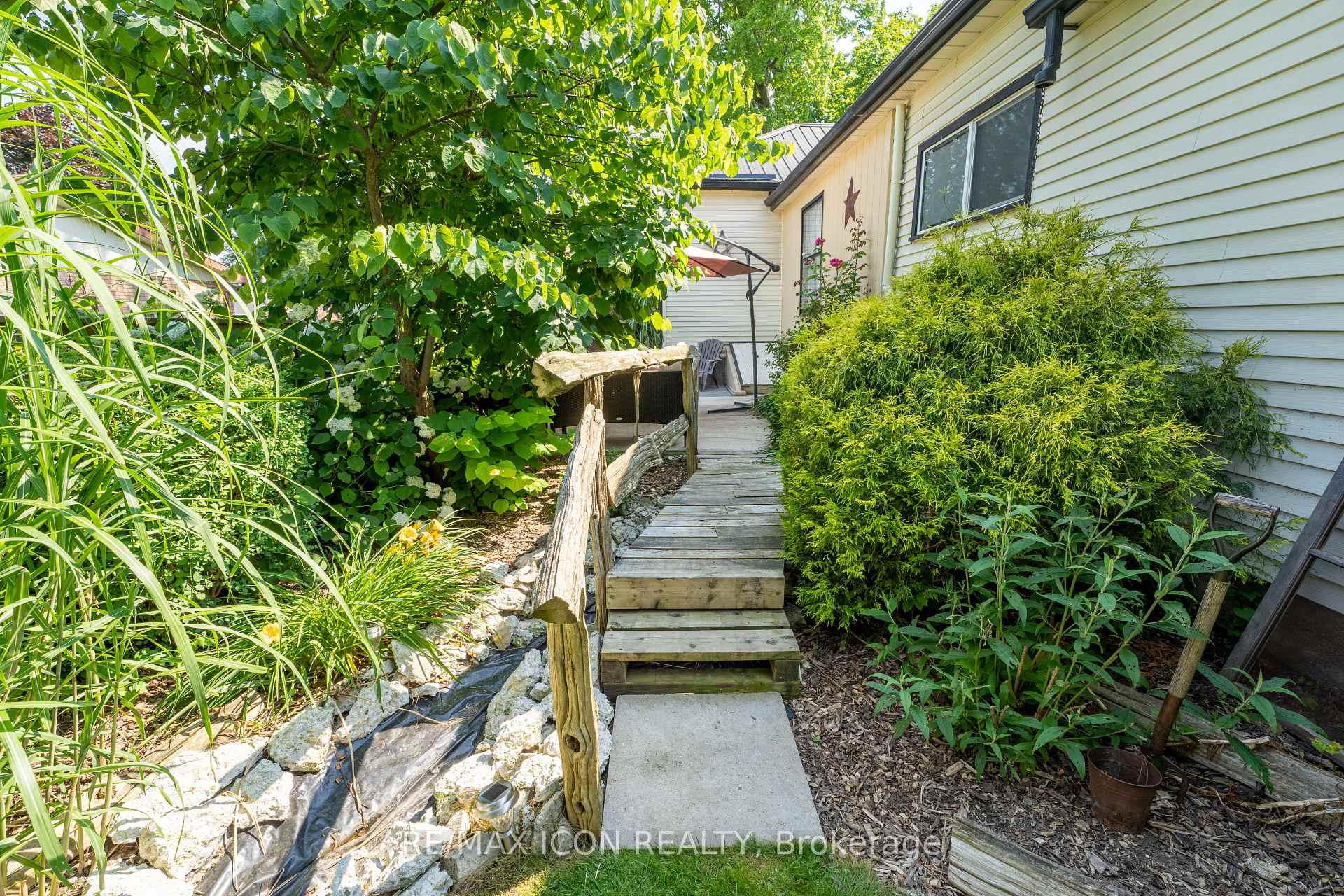 Photo 30 of 258 Anna Street S, North Middlesex, Parkhill — HOMEH