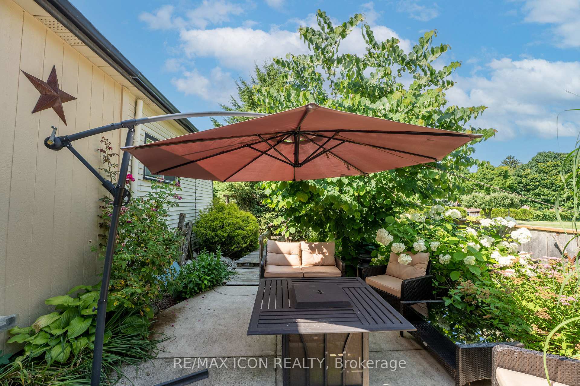 Photo 31 of 258 Anna Street S, North Middlesex, Parkhill — HOMEH
