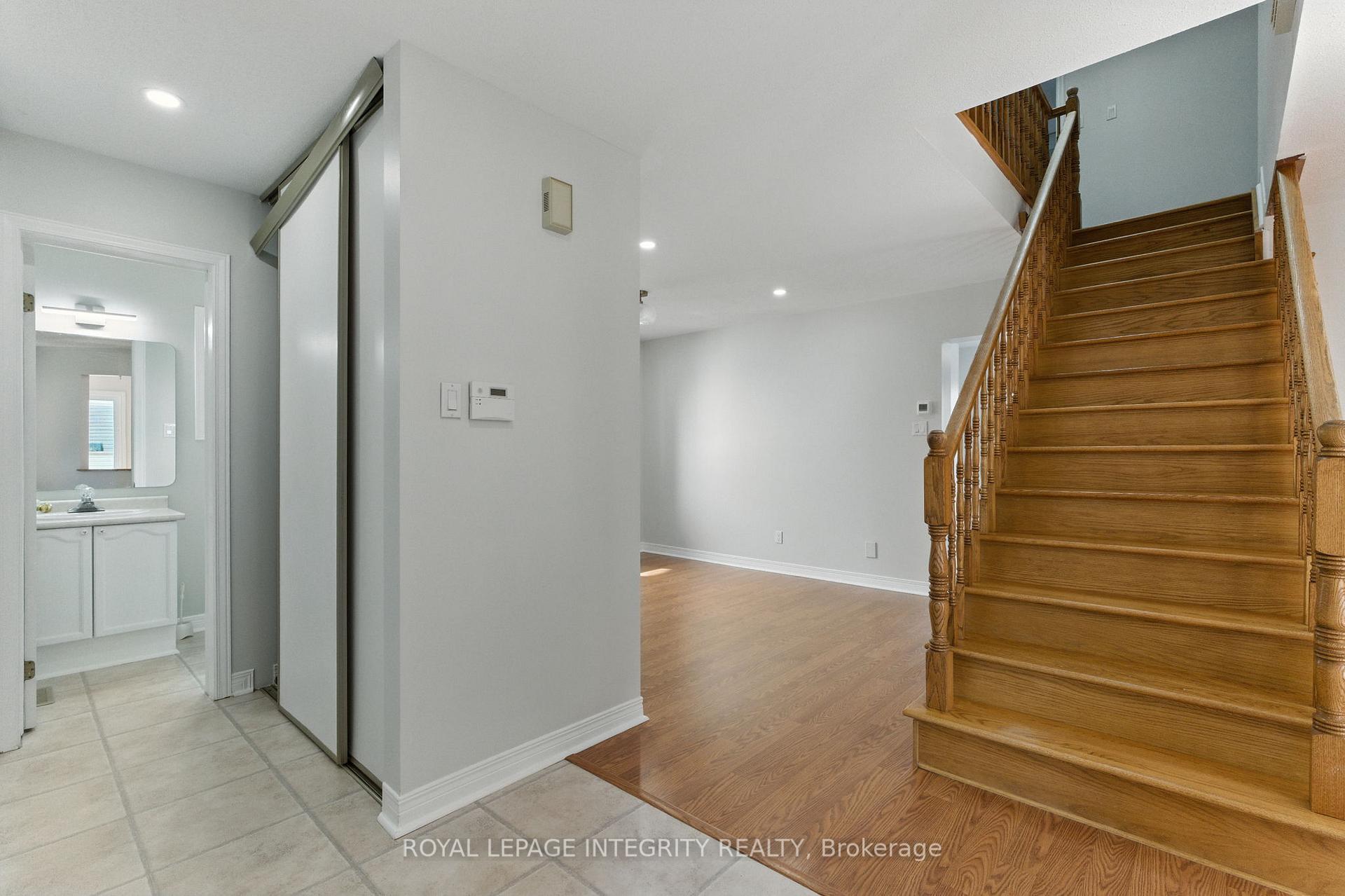 Photo 4 of 775 Adencliffe Drive, Ottawa, Fallingbrook/Ridgemount — HOMEH