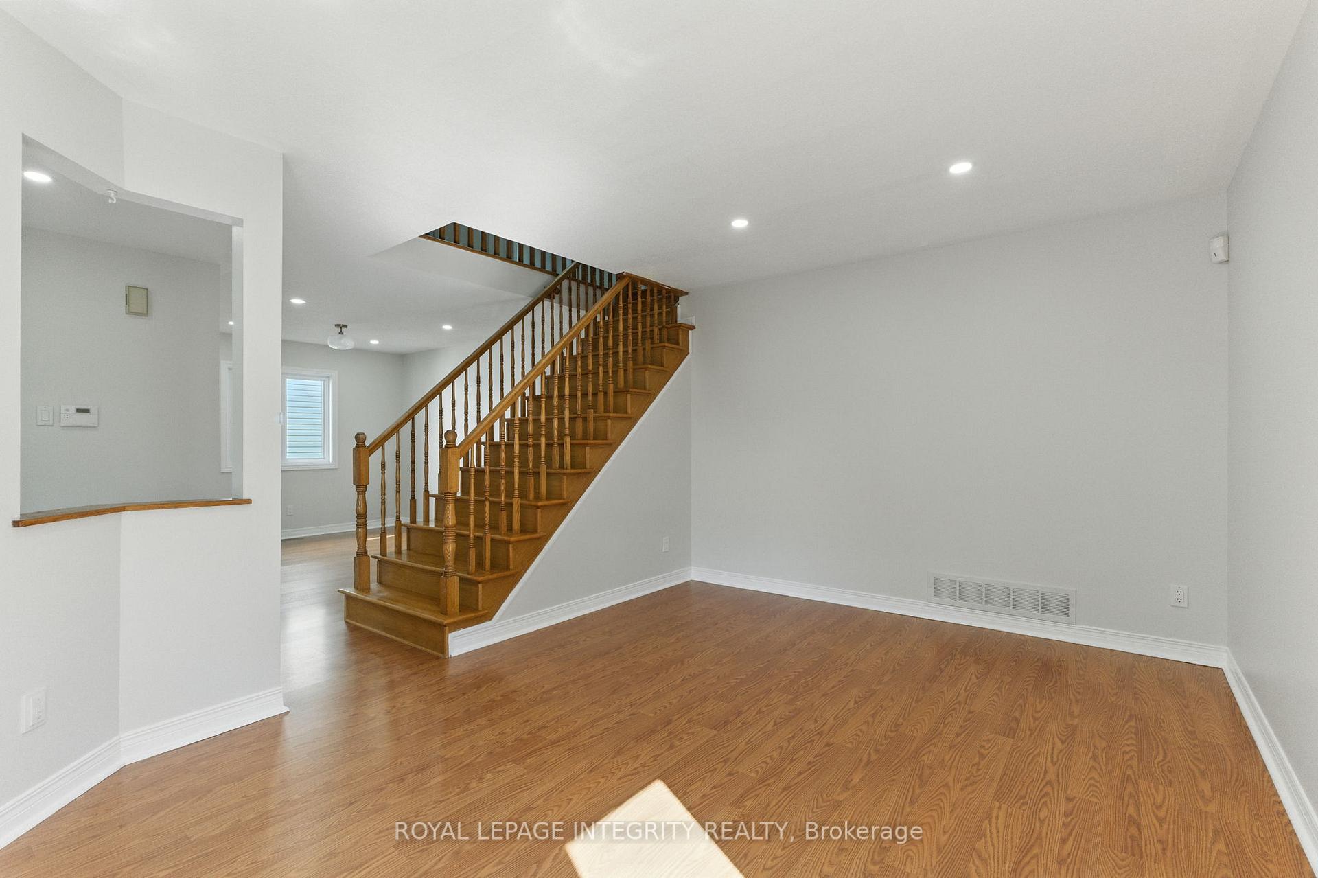 Photo 7 of 775 Adencliffe Drive, Ottawa, Fallingbrook/Ridgemount — HOMEH