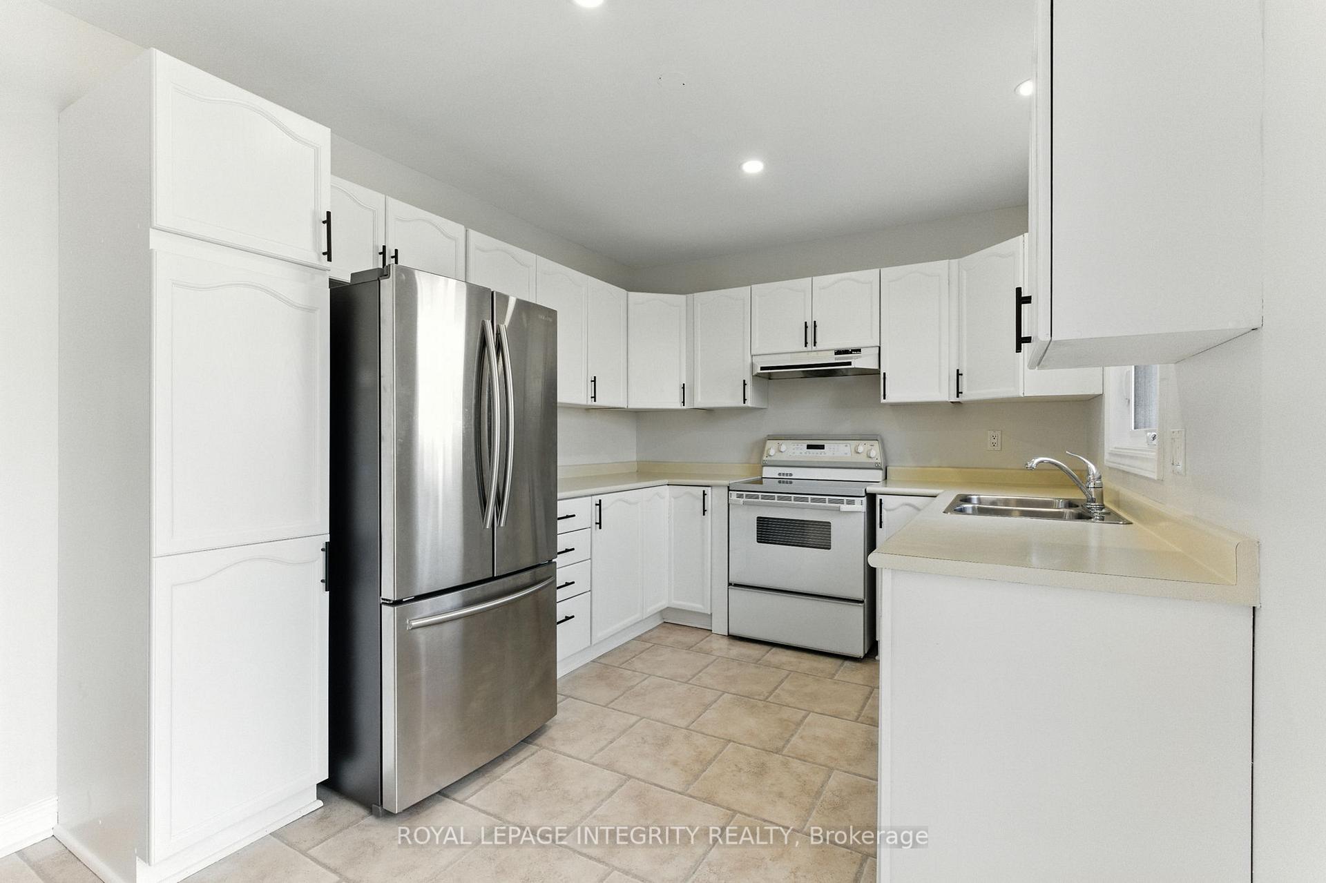 Photo 15 of 775 Adencliffe Drive, Ottawa, Fallingbrook/Ridgemount — HOMEH