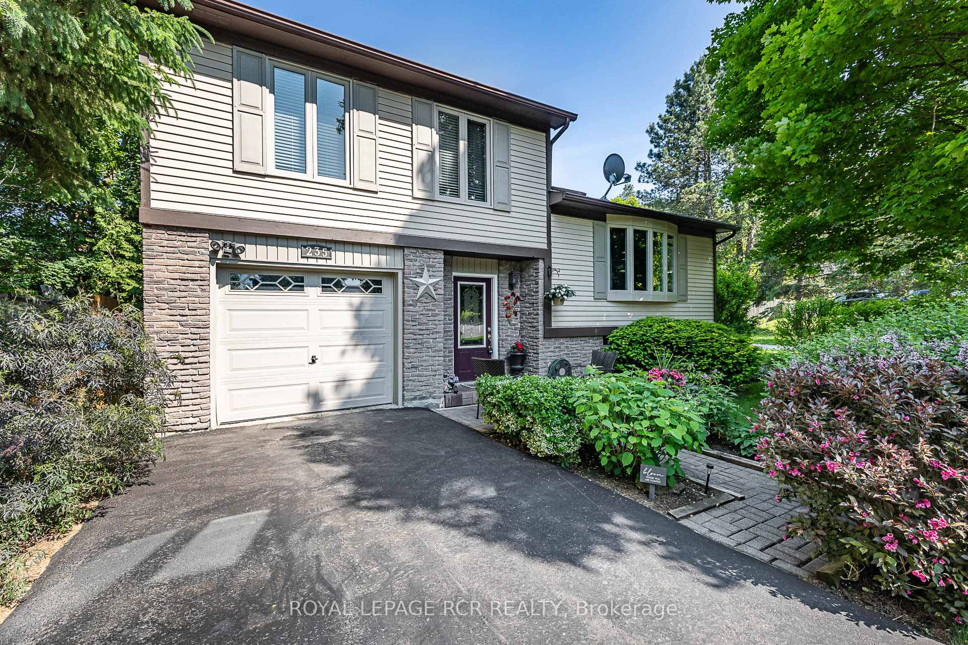 Front of 235 Hibiscus Court