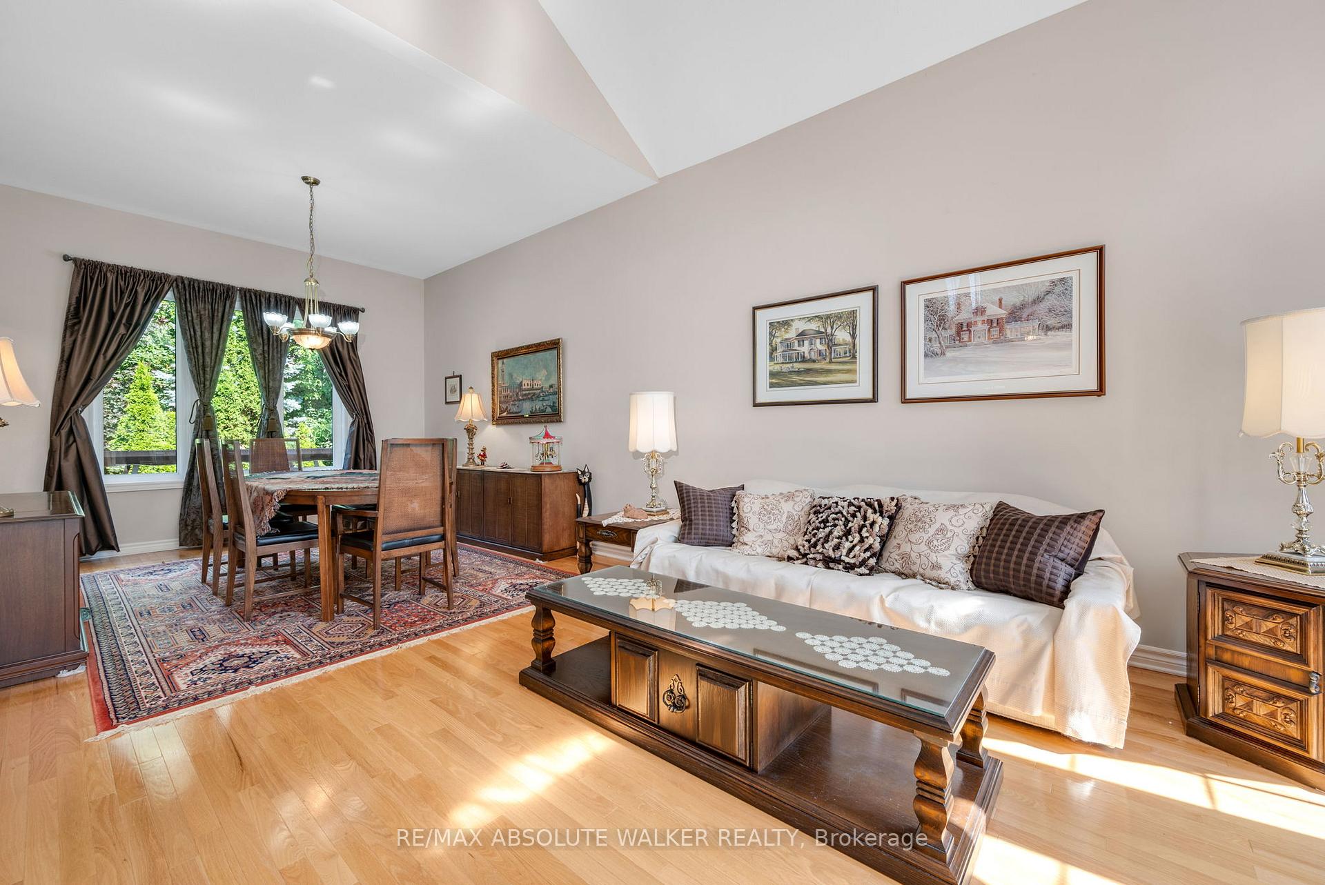 Photo 8 of 1867 Springridge Drive, Ottawa, Springridge/East Village — HOMEH