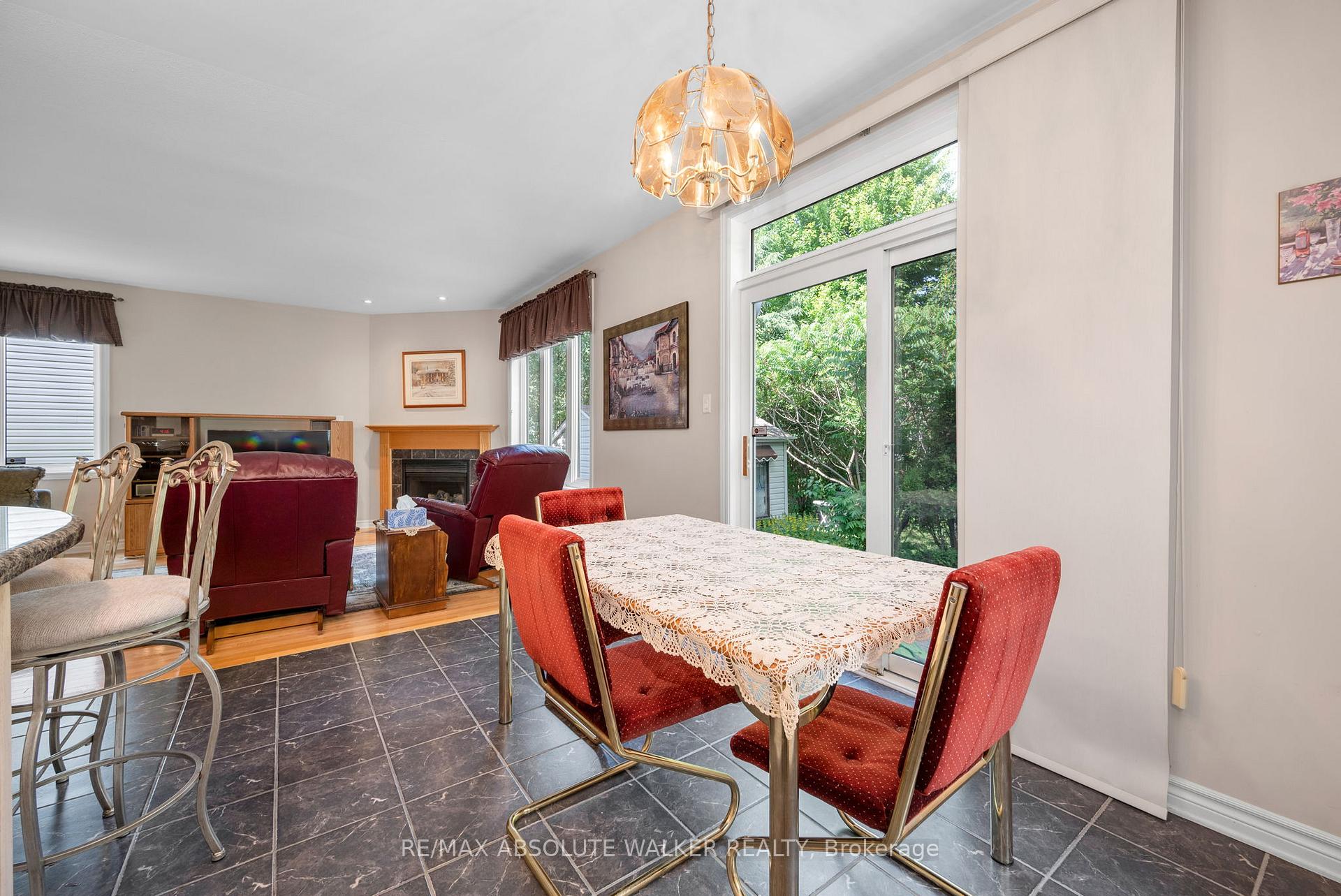 Photo 13 of 1867 Springridge Drive, Ottawa, Springridge/East Village — HOMEH
