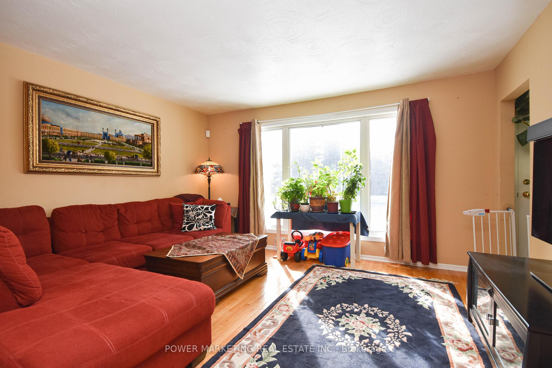 Photo 3 of 3329 Navan Road, Ottawa, Mer Bleue/Bradley Estates/Anderson Park — HOMEH