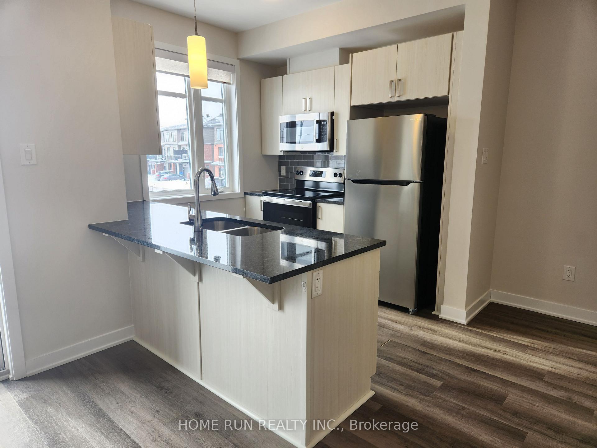 Photo 3 of 126 Venasque, Ottawa, Notting Hill/Summerside — HOMEH