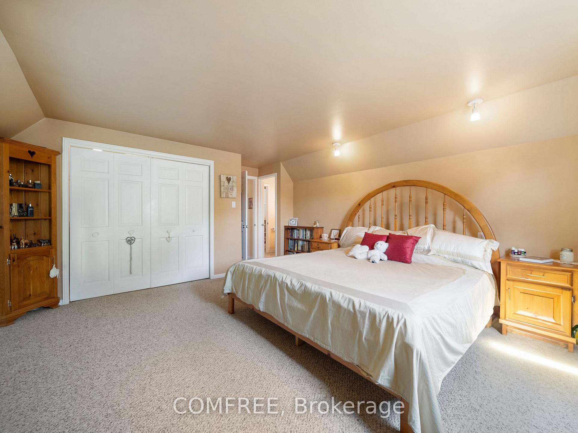 Photo 15 of 684 Glen Crescent, Orillia — HOMEH