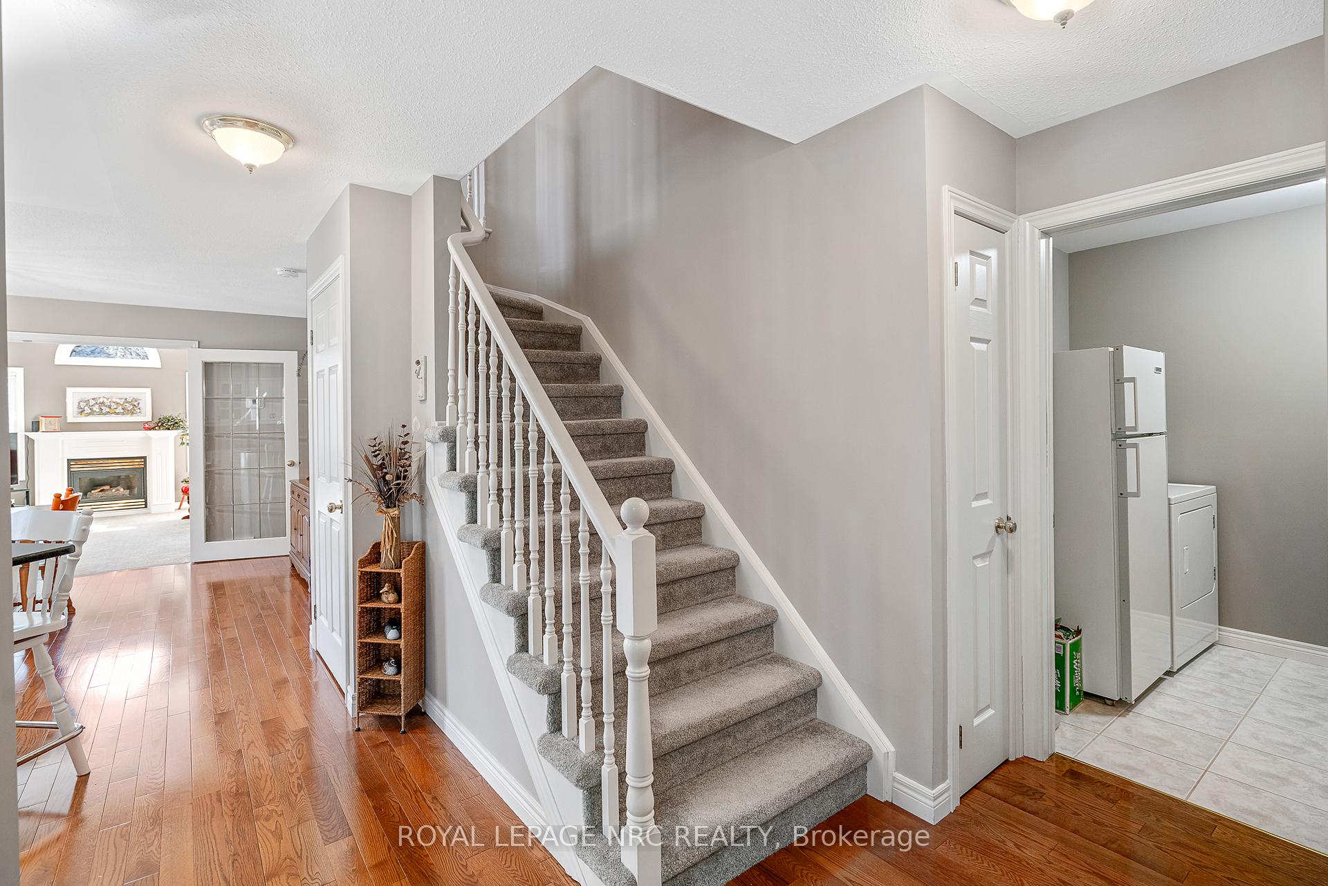 Photo 5 of 26 Stonegate Place, Pelham, Fonthill — HOMEH
