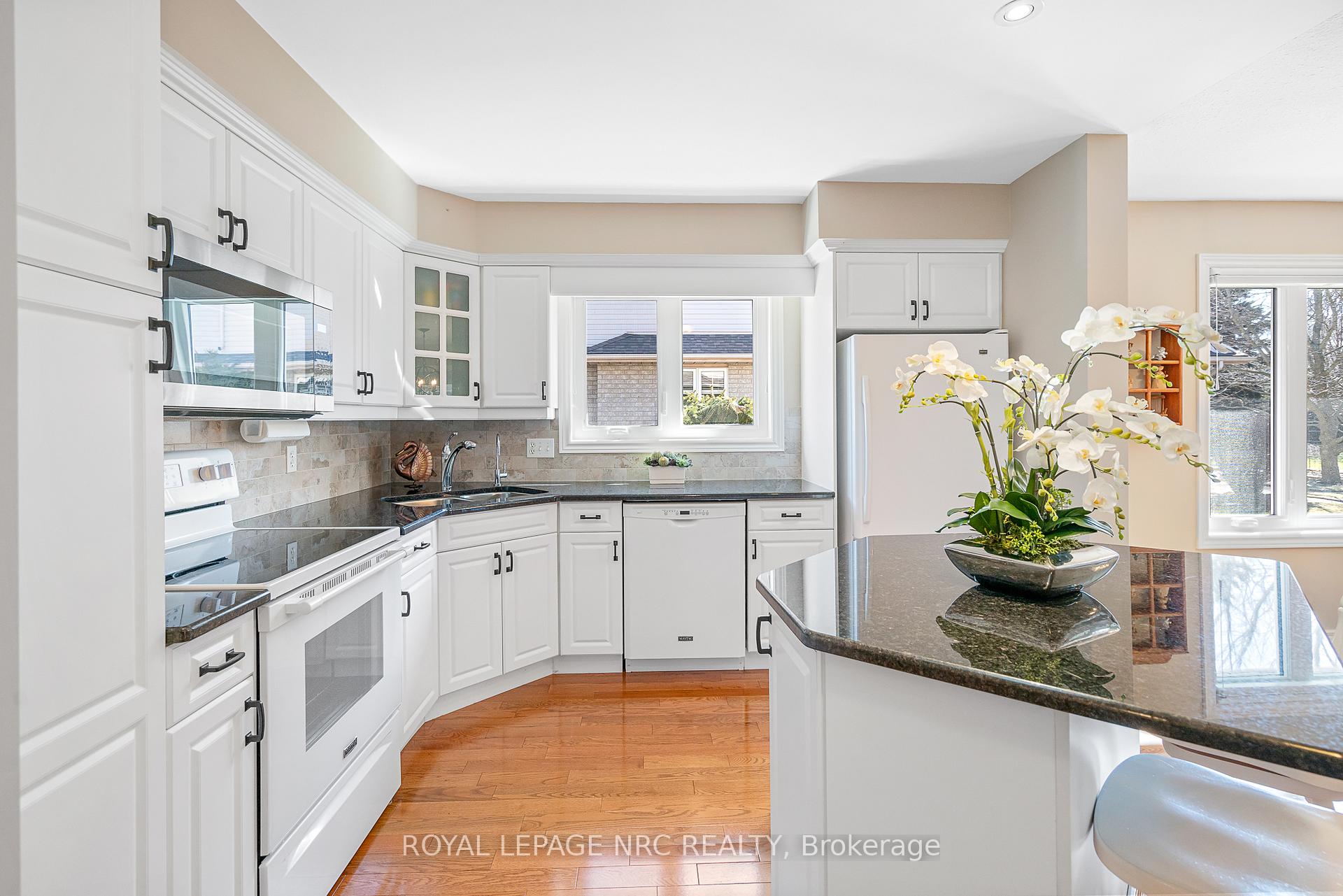 Photo 6 of 26 Stonegate Place, Pelham, Fonthill — HOMEH