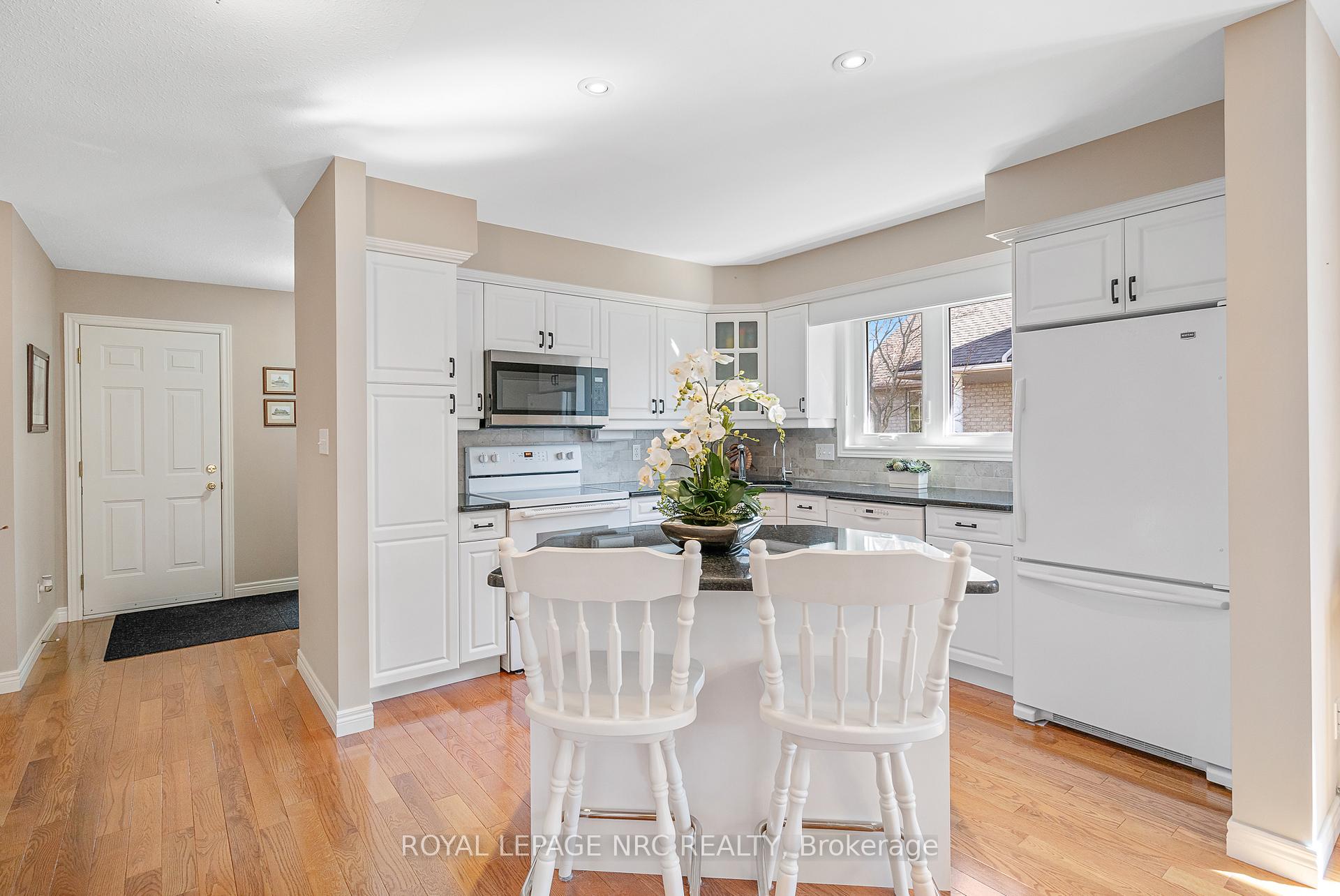 Photo 7 of 26 Stonegate Place, Pelham, Fonthill — HOMEH