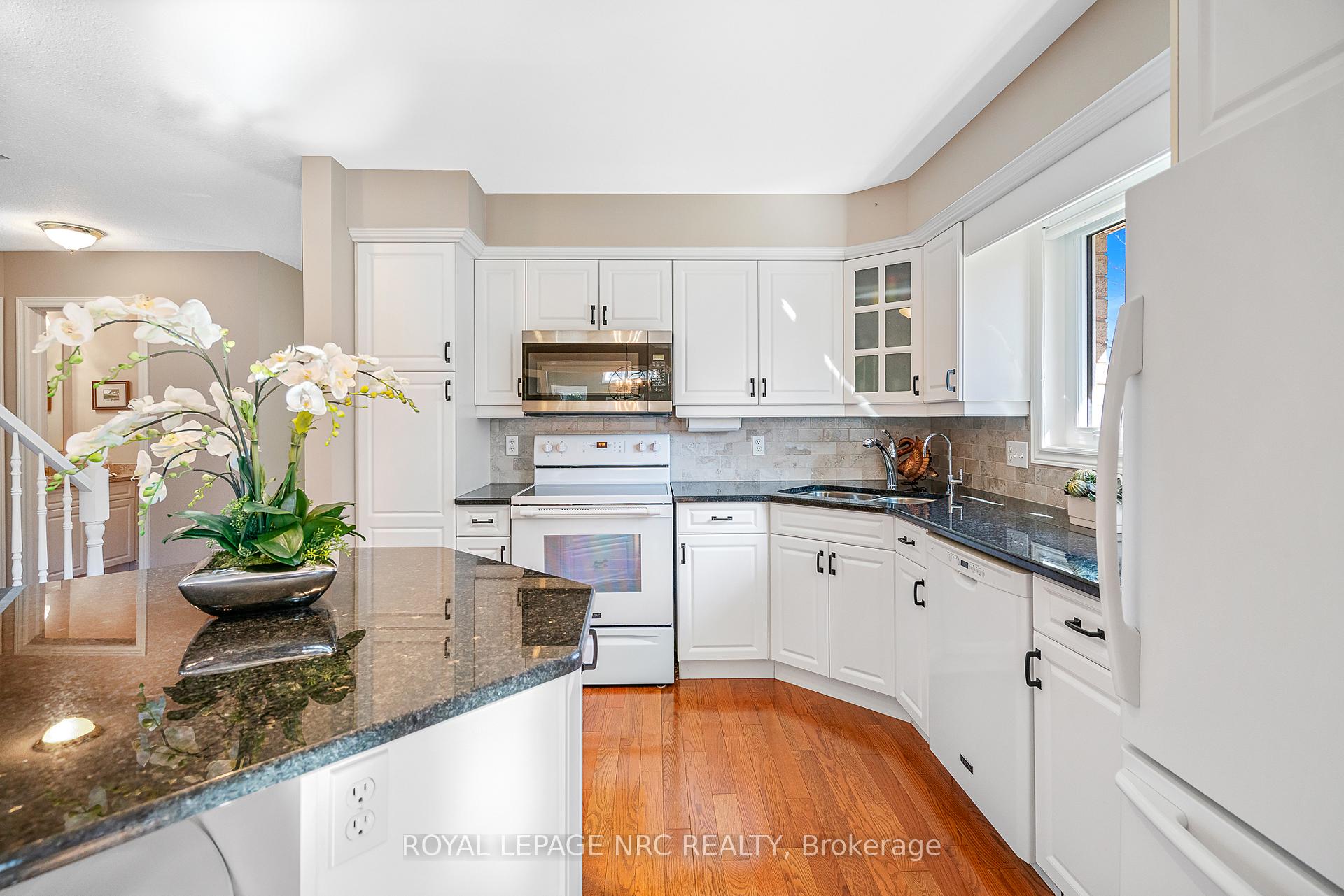 Photo 8 of 26 Stonegate Place, Pelham, Fonthill — HOMEH