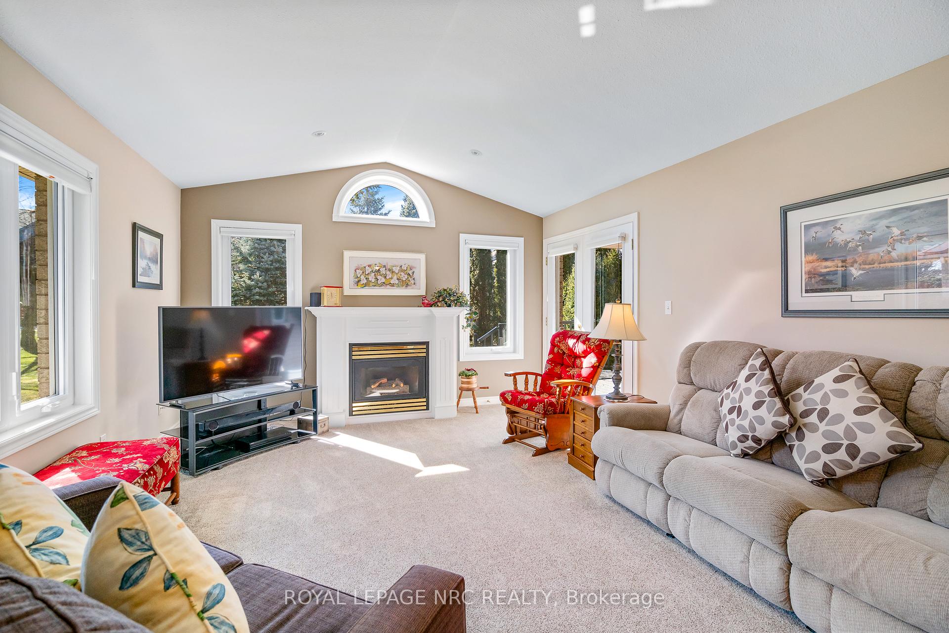 Photo 10 of 26 Stonegate Place, Pelham, Fonthill — HOMEH