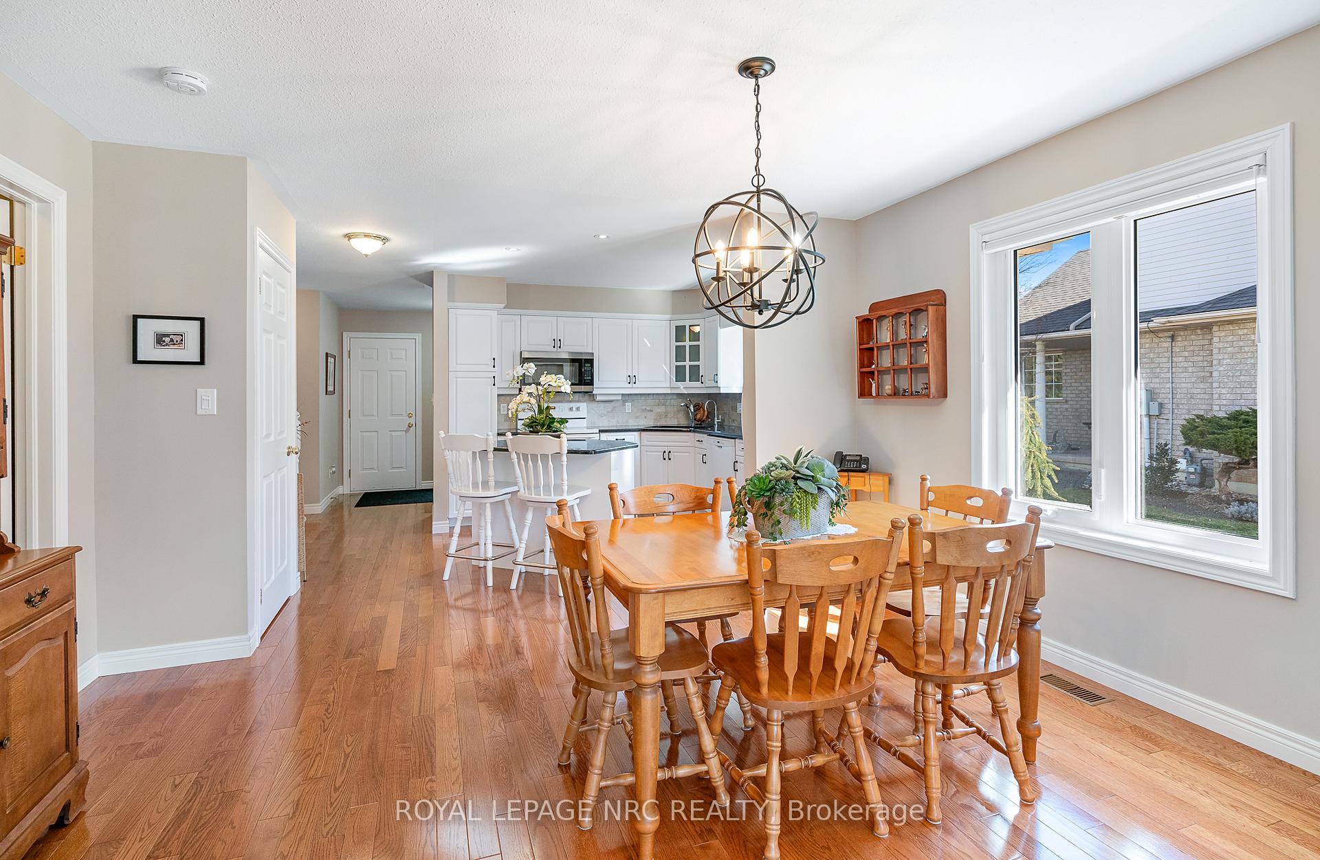 Photo 11 of 26 Stonegate Place, Pelham, Fonthill — HOMEH