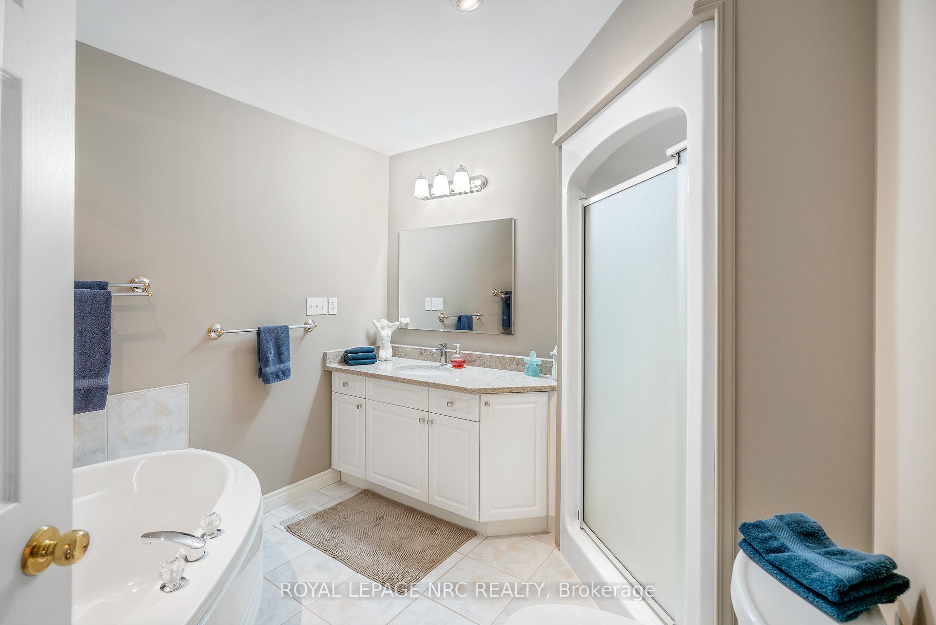 Photo 16 of 26 Stonegate Place, Pelham, Fonthill — HOMEH