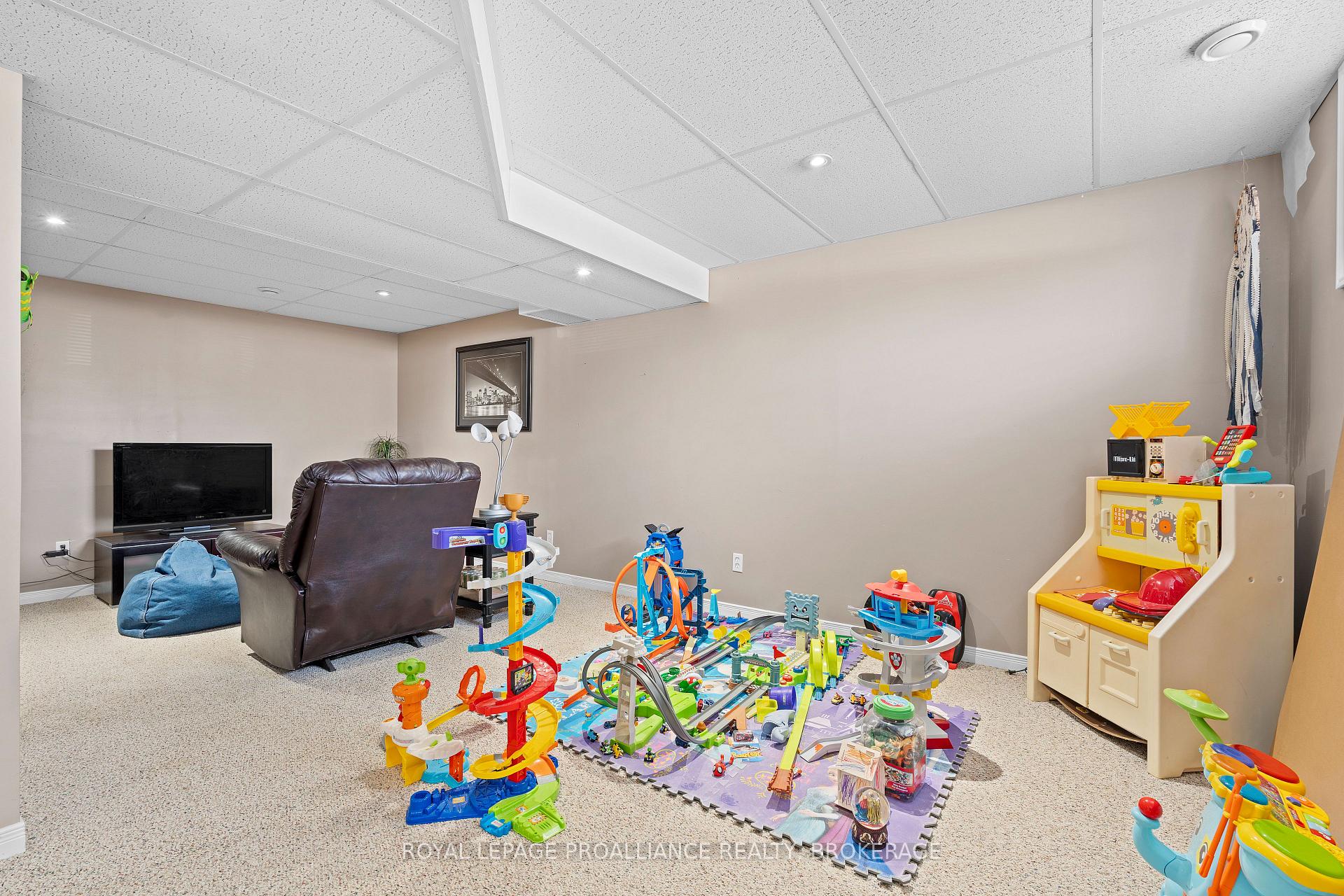 Photo 28 of 1199 Pixley Place, Kingston, East Gardiners Rd — HOMEH