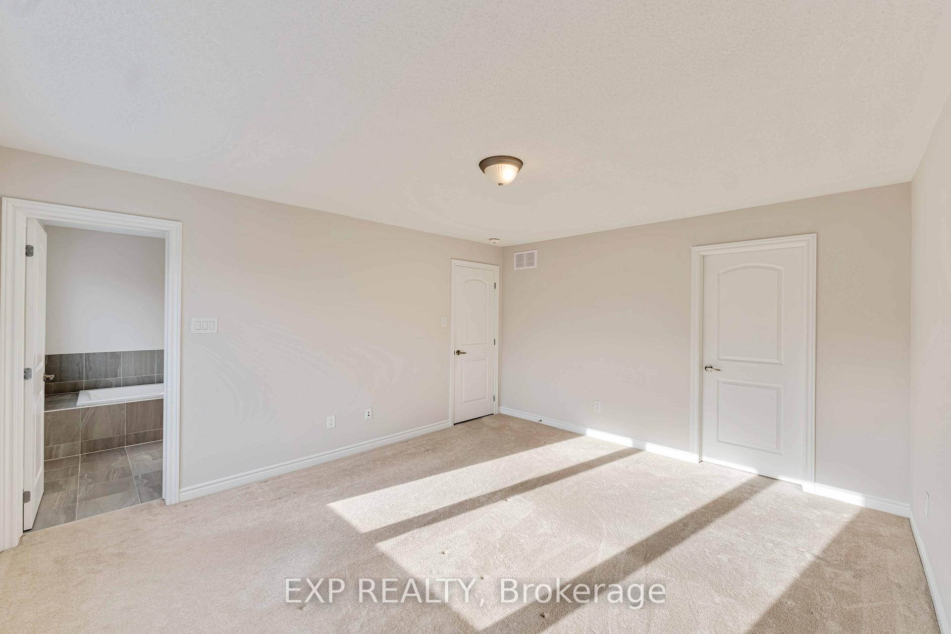 Photo 15 of 170 Aubrais Crescent, Ottawa, Chapel Hill South - Orleans Village — HOMEH