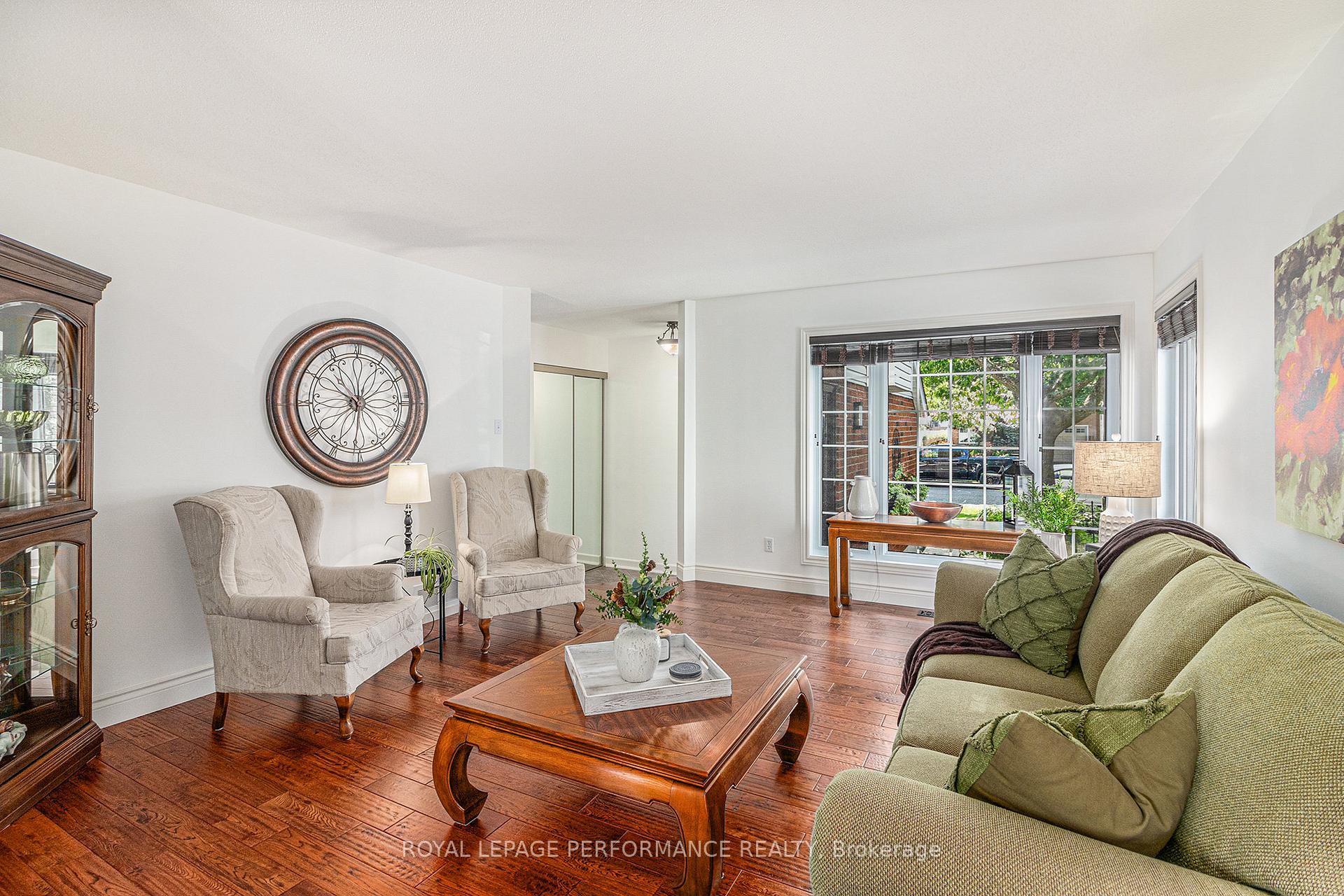 Photo 5 of 887 Bideford Street, Ottawa, Fallingbrook/Ridgemount — HOMEH