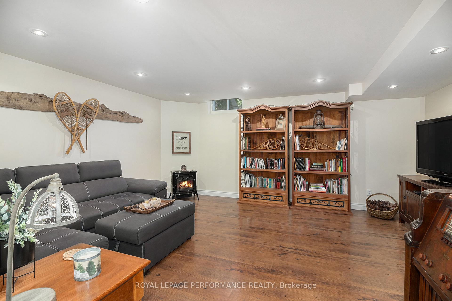 Photo 25 of 887 Bideford Street, Ottawa, Fallingbrook/Ridgemount — HOMEH