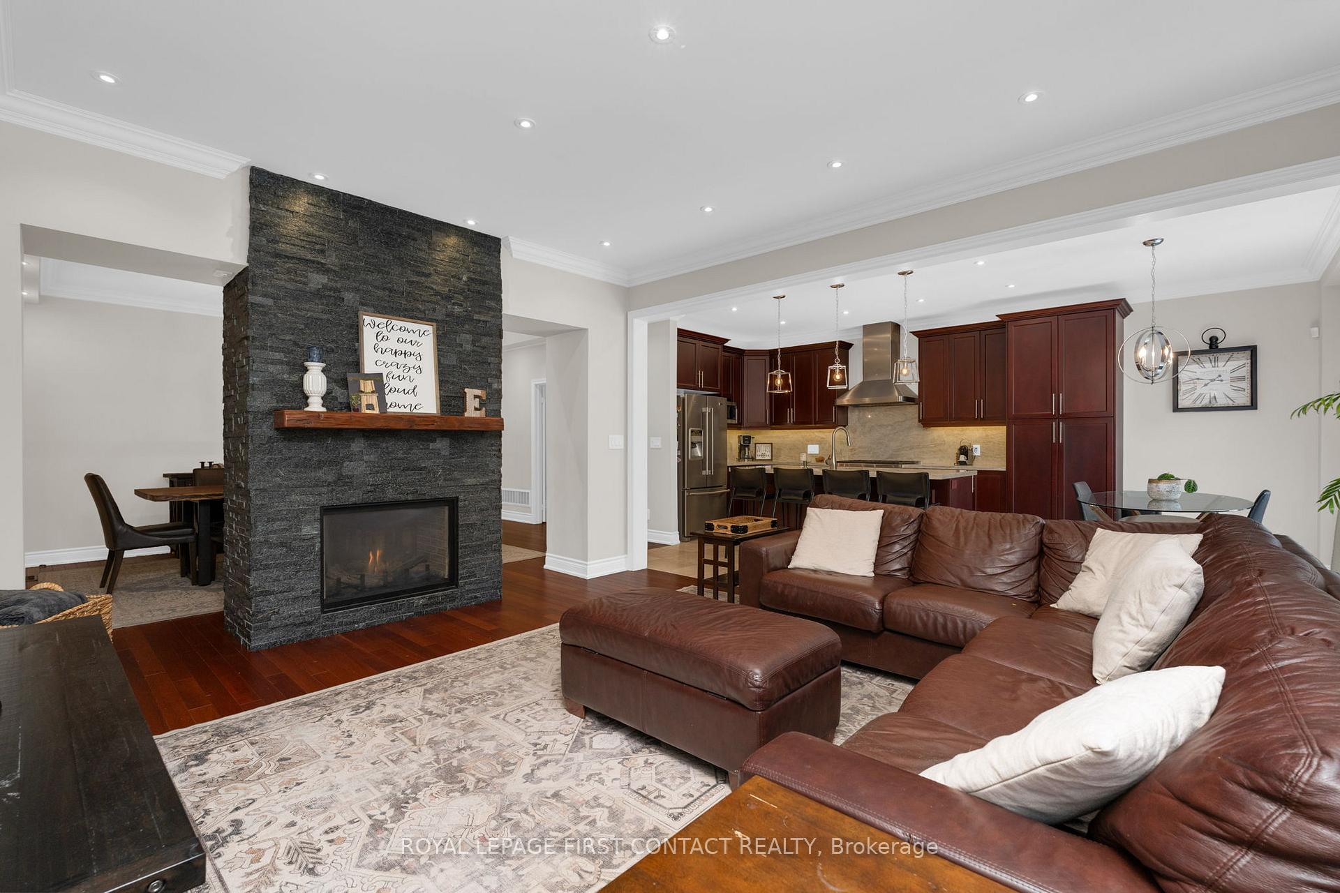 Photo 5 of 798 Prest Way, Newmarket, Woodland Hill — HOMEH