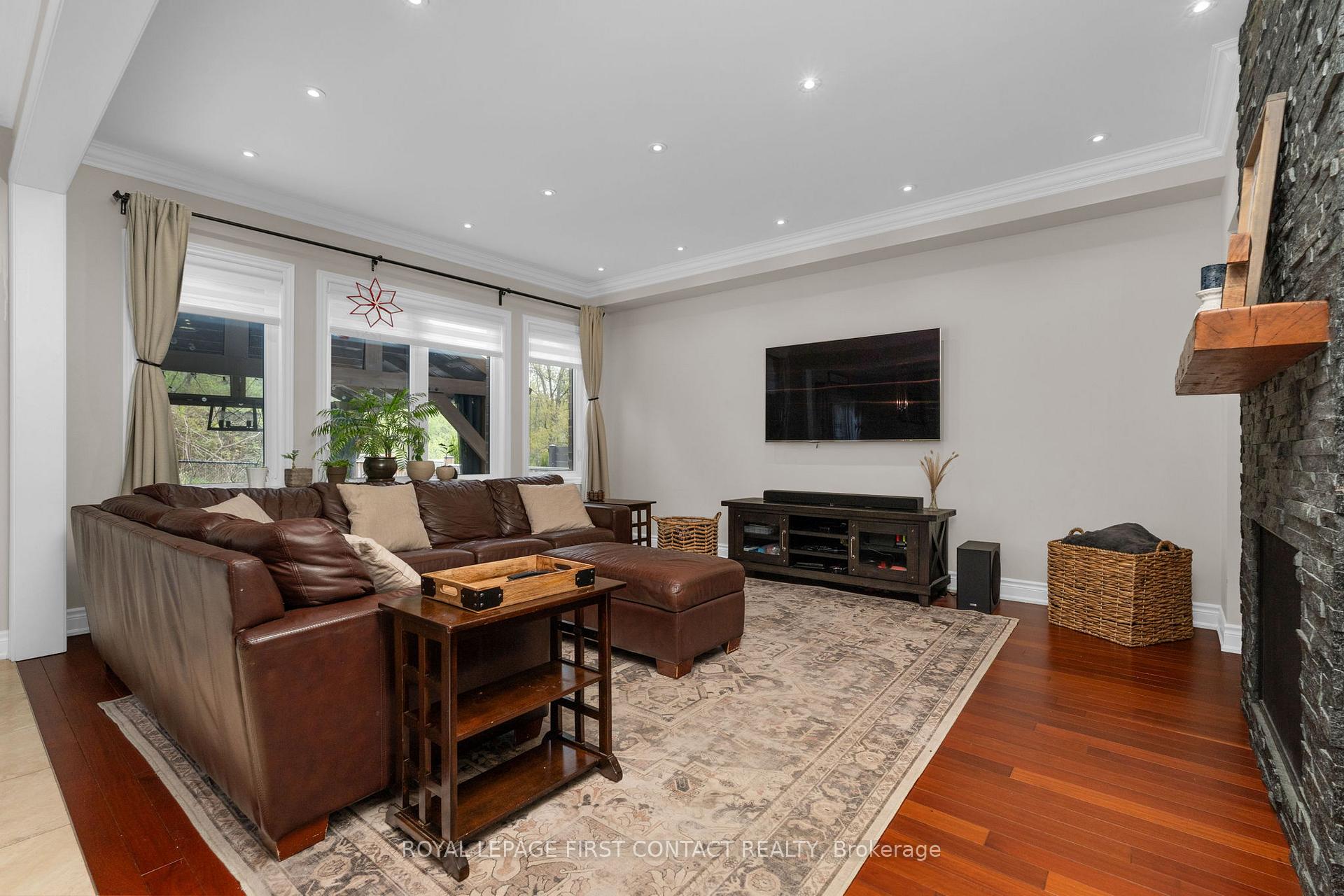 Photo 11 of 798 Prest Way, Newmarket, Woodland Hill — HOMEH