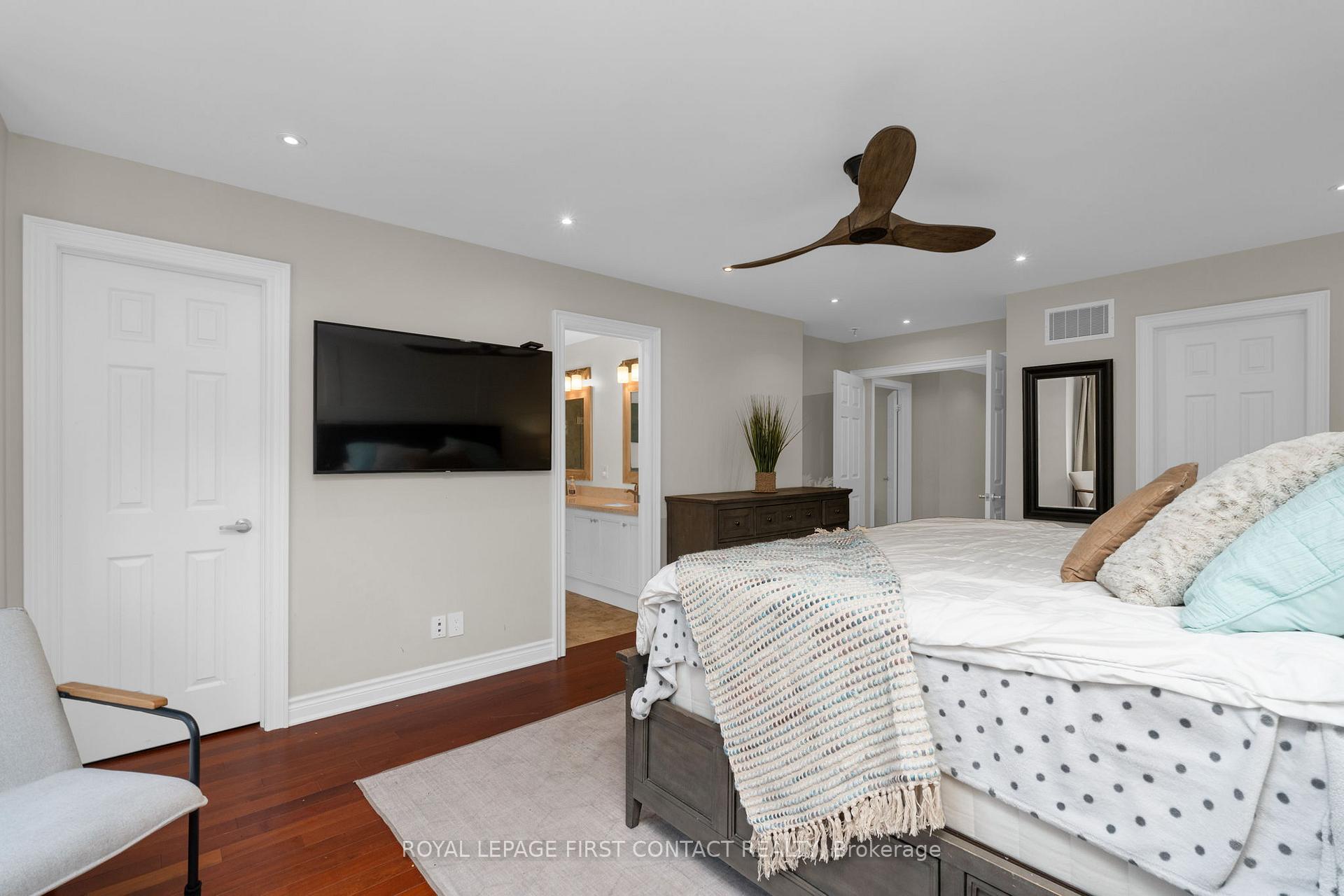 Photo 16 of 798 Prest Way, Newmarket, Woodland Hill — HOMEH