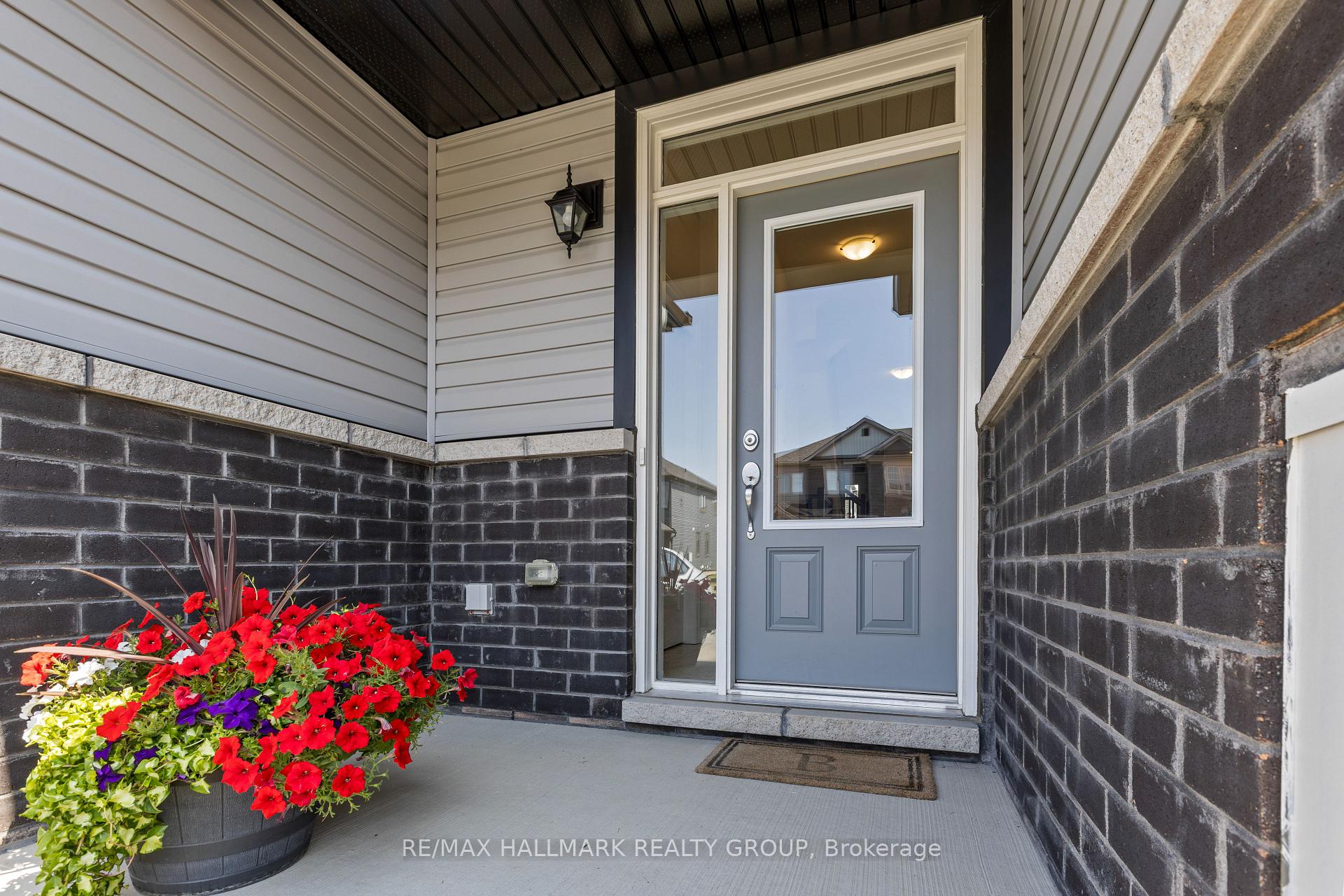Photo 3 of 948 Socca Crescent, Ottawa, Notting Hill/Summerside — HOMEH