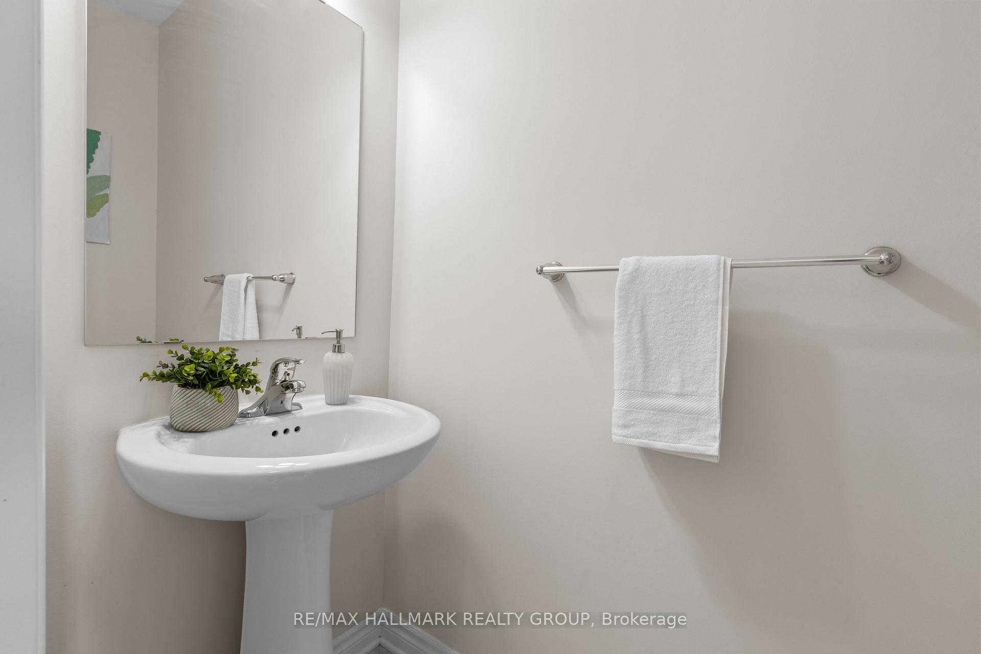 Photo 6 of 948 Socca Crescent, Ottawa, Notting Hill/Summerside — HOMEH