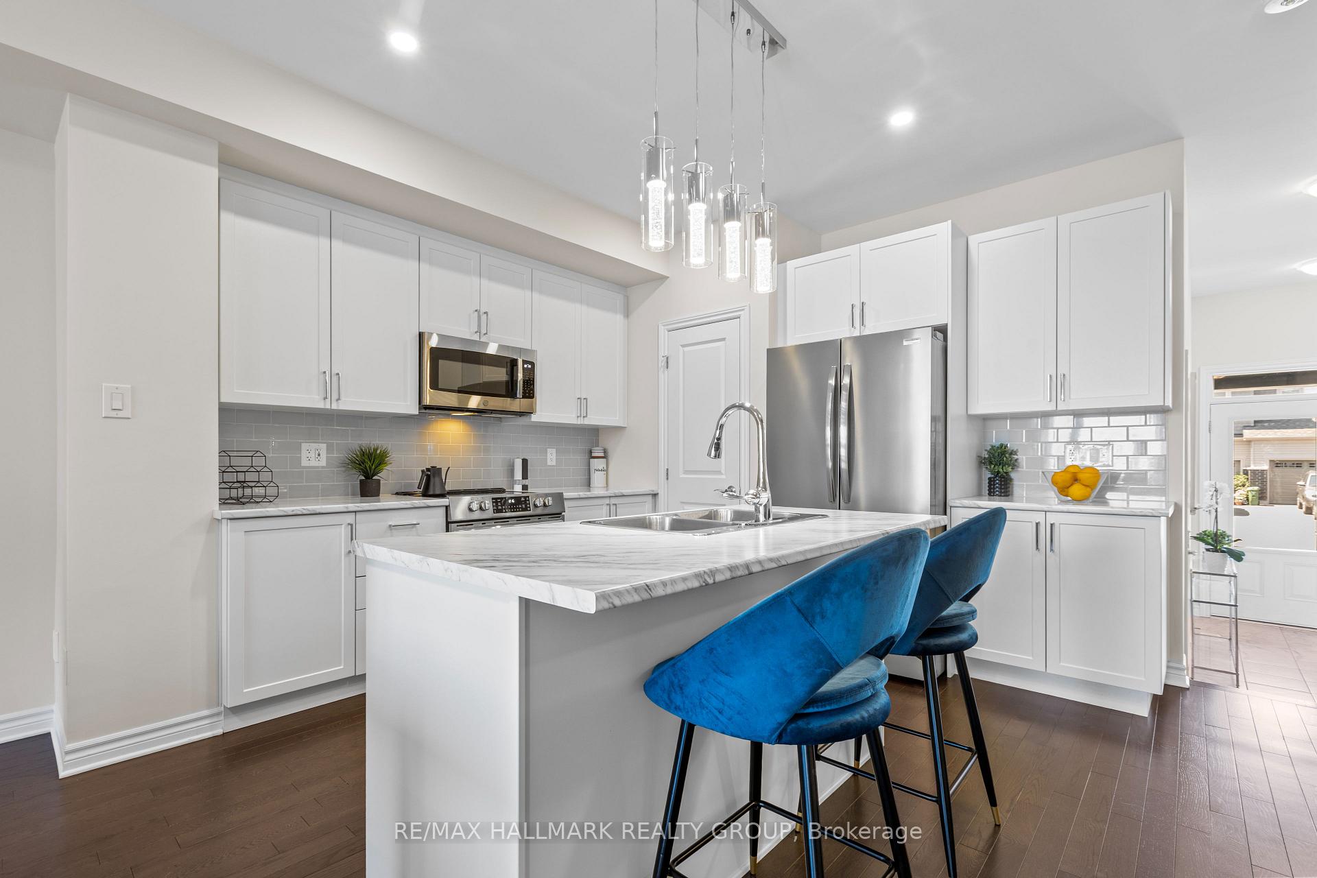 Photo 8 of 948 Socca Crescent, Ottawa, Notting Hill/Summerside — HOMEH
