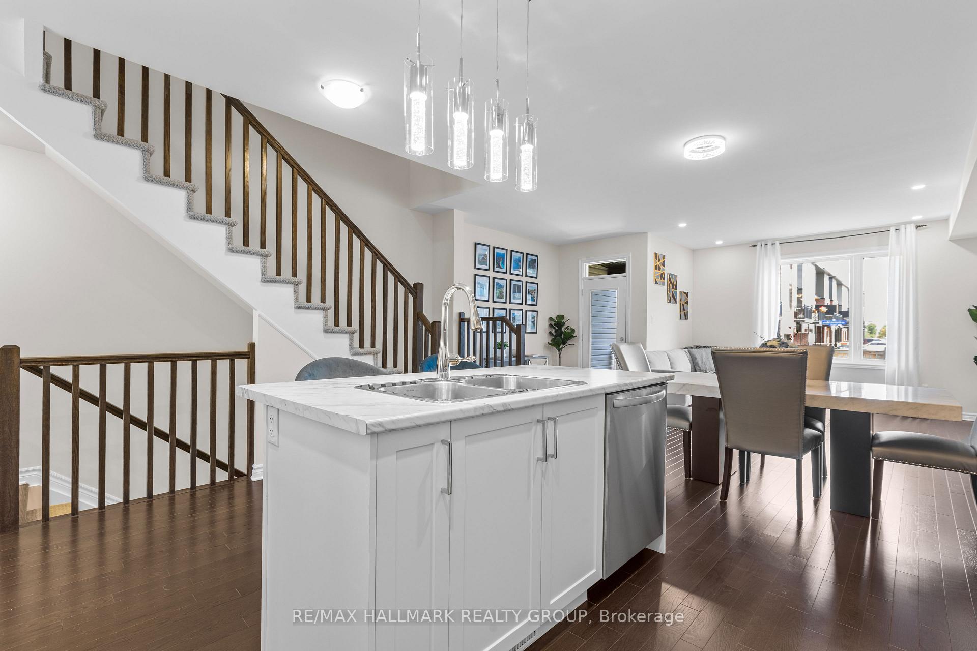 Photo 11 of 948 Socca Crescent, Ottawa, Notting Hill/Summerside — HOMEH