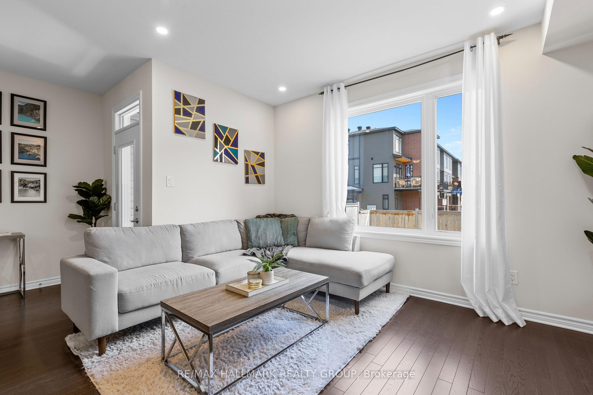 Photo 16 of 948 Socca Crescent, Ottawa, Notting Hill/Summerside — HOMEH