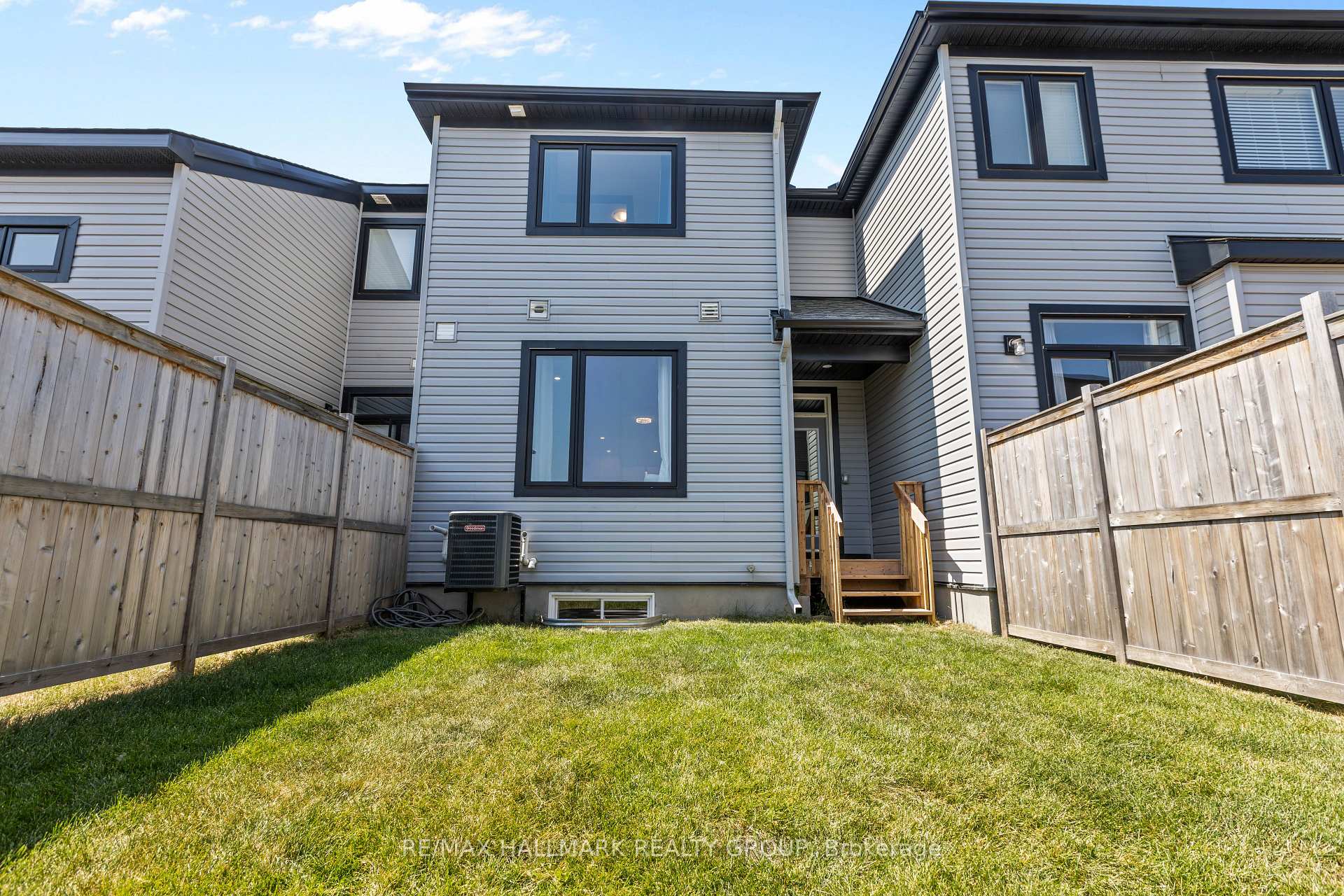Photo 37 of 948 Socca Crescent, Ottawa, Notting Hill/Summerside — HOMEH