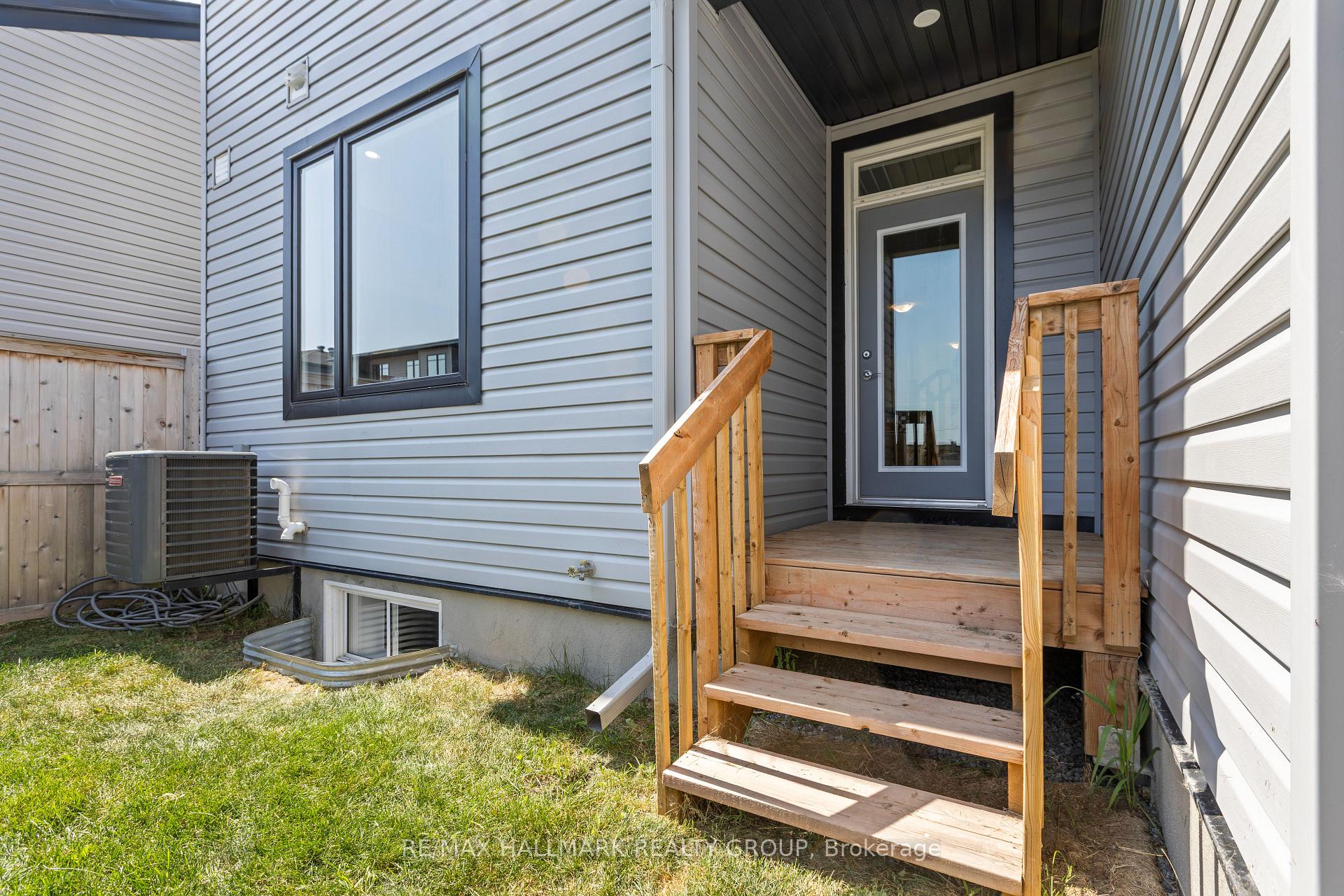 Photo 39 of 948 Socca Crescent, Ottawa, Notting Hill/Summerside — HOMEH