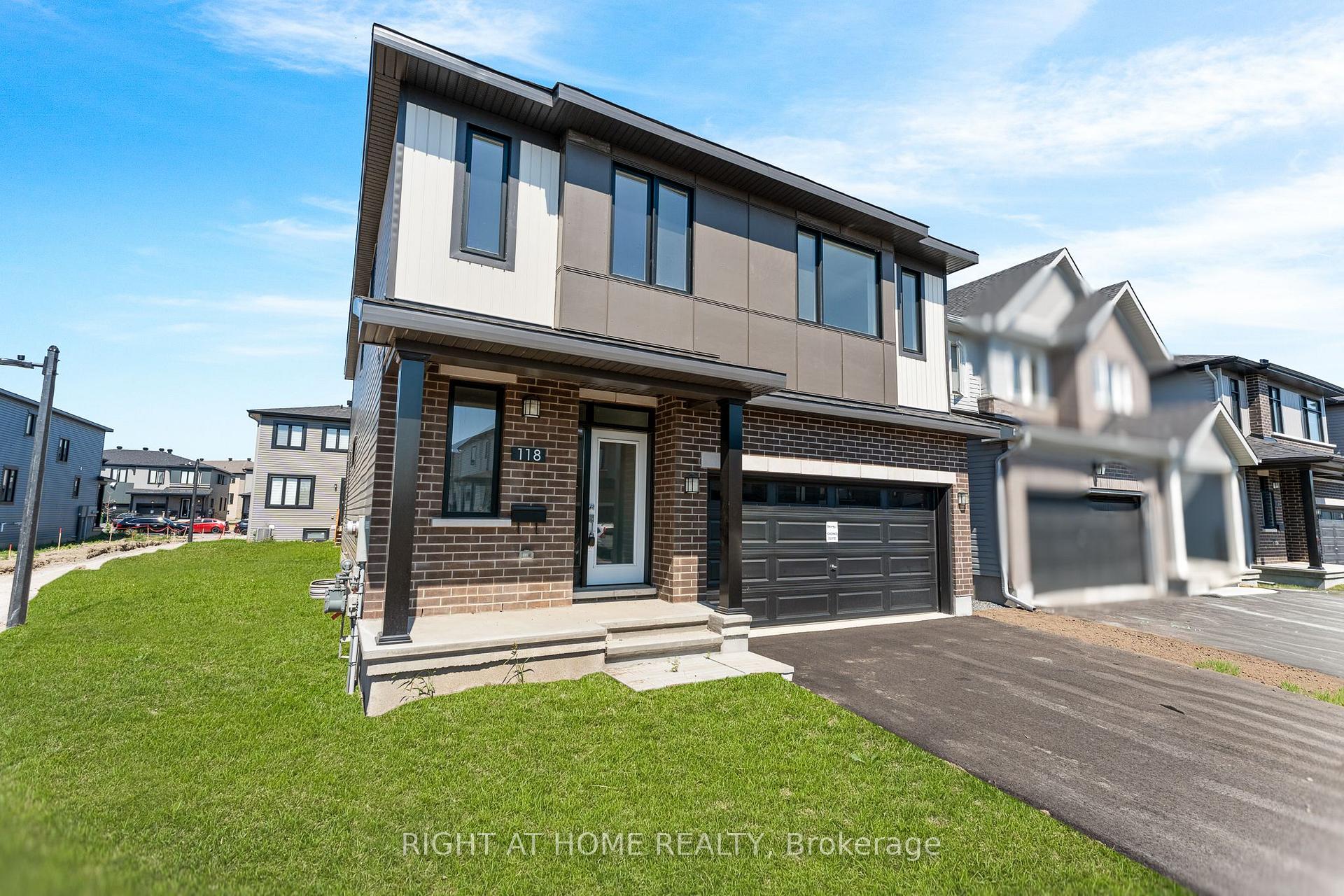 Photo 3 of 118 Lumen Place, Ottawa, Chapel Hill South - Orleans Village — HOMEH
