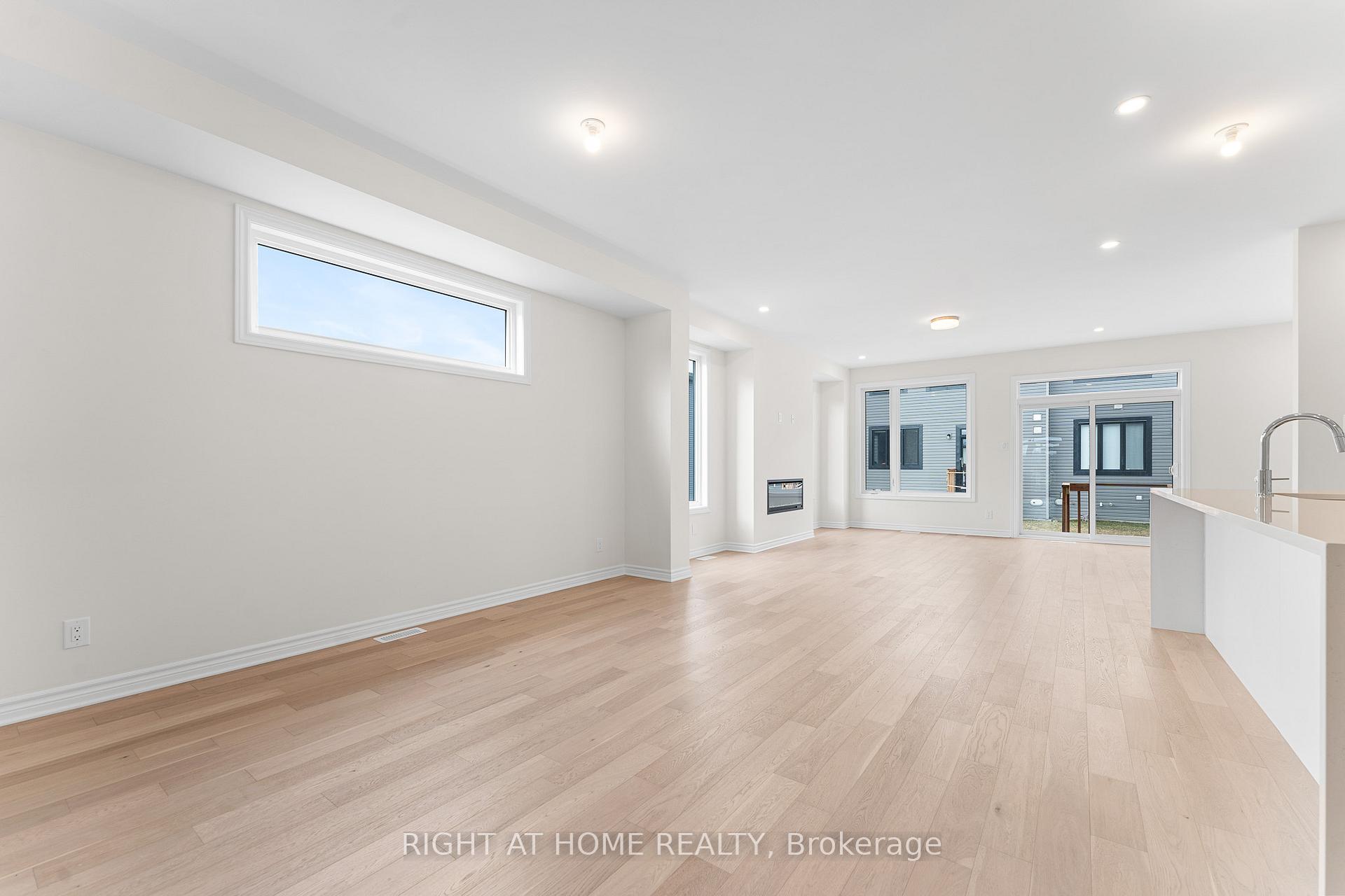 Photo 13 of 118 Lumen Place, Ottawa, Chapel Hill South - Orleans Village — HOMEH